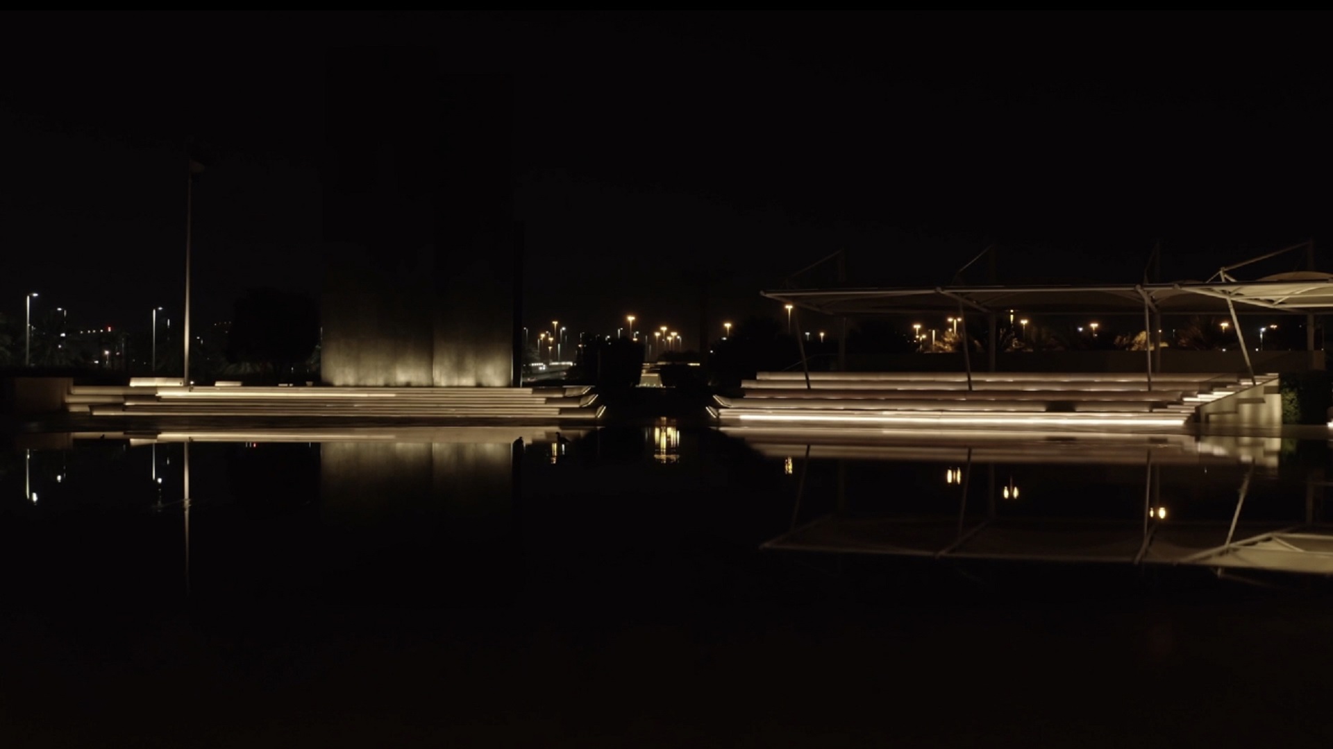 صورة بعنوان: خليفة بن طحنون: واحة الكرامة ستظل مشعة بأسماء شهداء الوطن 