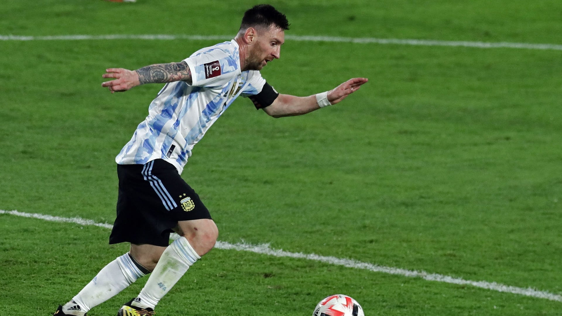 صورة بعنوان: النجم ميسي يلمح لقرار مصيري بعد كأس العالم 2022 