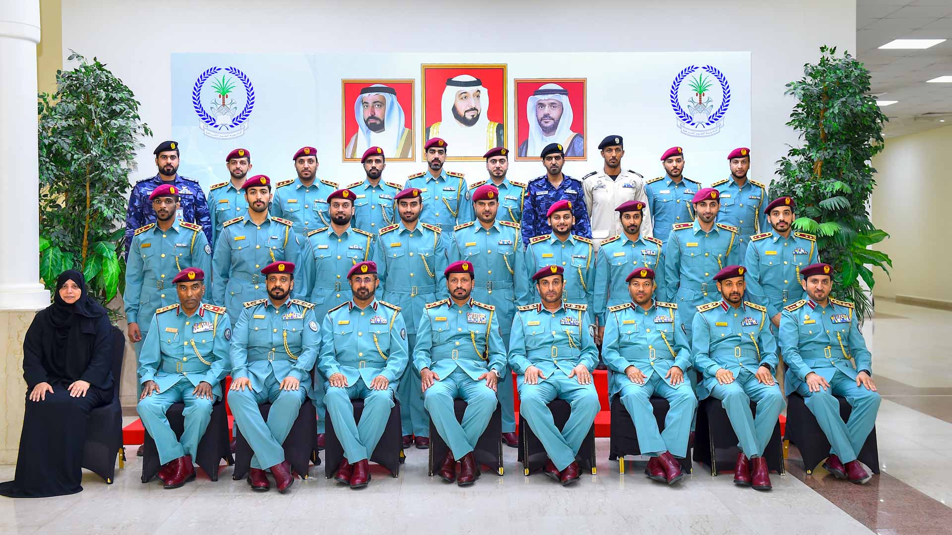 صورة بعنوان: قائد شرطة الشارقة يحث الضباط المترقين على مضاعفة الجهد والعطاء 