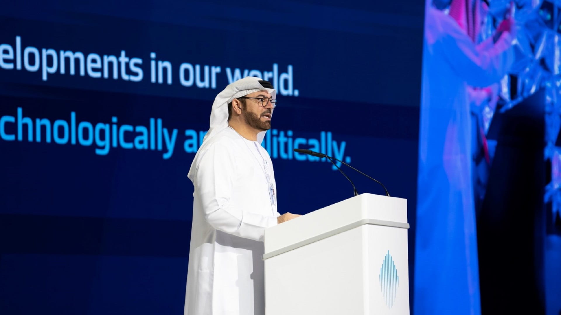 صورة بعنوان: محمد القرقاوي: القمة تقرّب المسافة بين الحكومات والمستقبل 