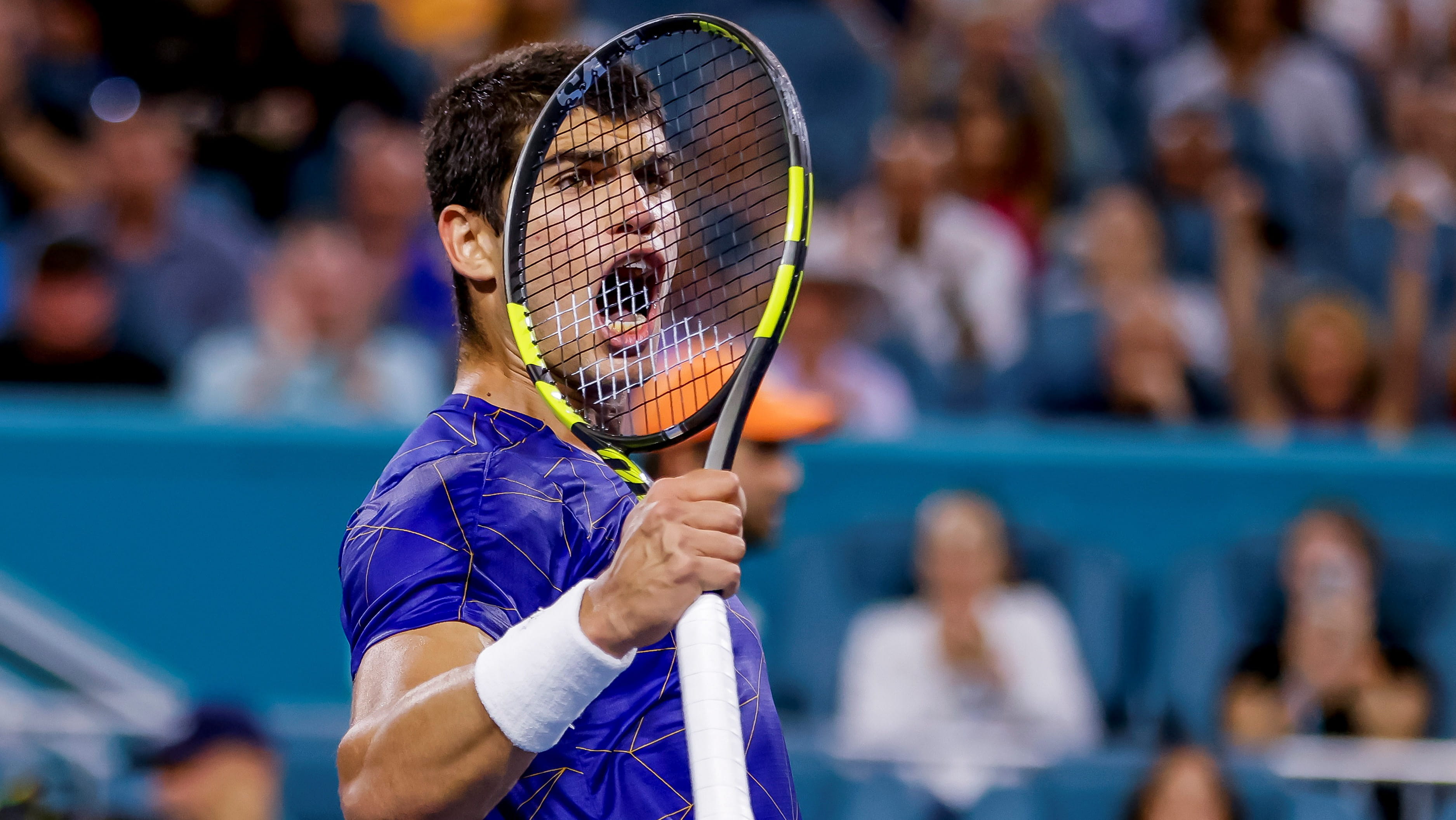 صورة بعنوان: الإسباني الكاراز يتأهل إلى نصف نهائي ميامي للتنس 