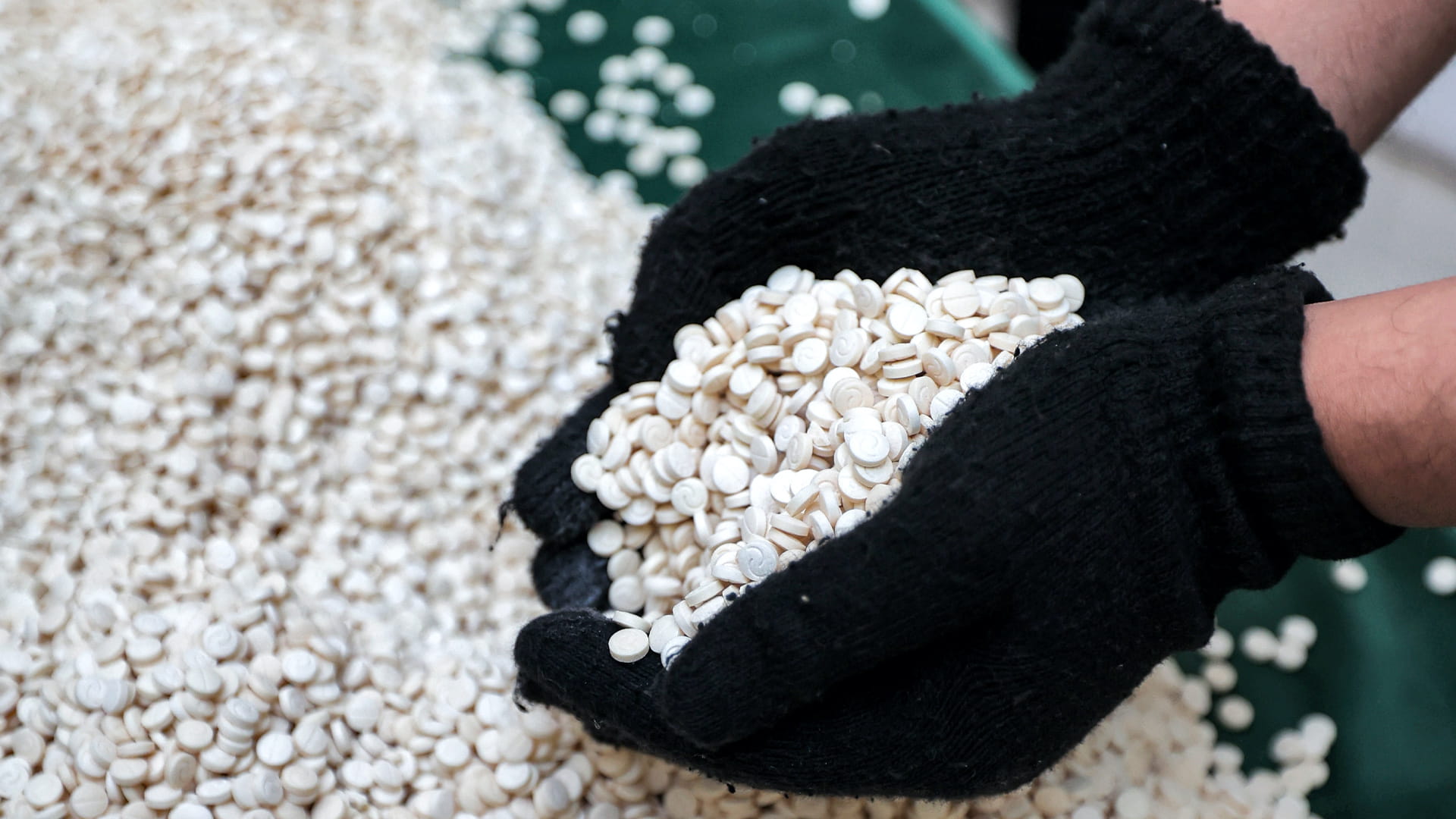 صورة بعنوان: جهاز الأمن العراقي يفكك شبكتين دوليتين لتجارة المخدرات  