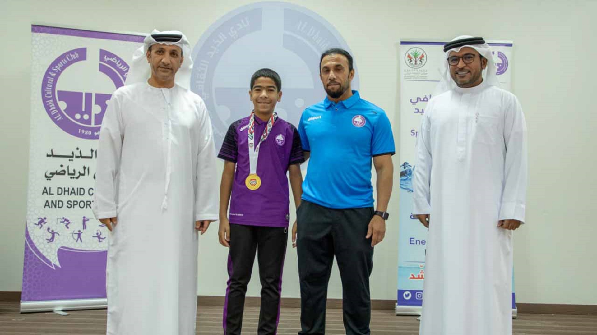 صورة بعنوان: "الذيد الرياضي" يكرم فرق المراحل السنية والطاقم الإداري والفني  