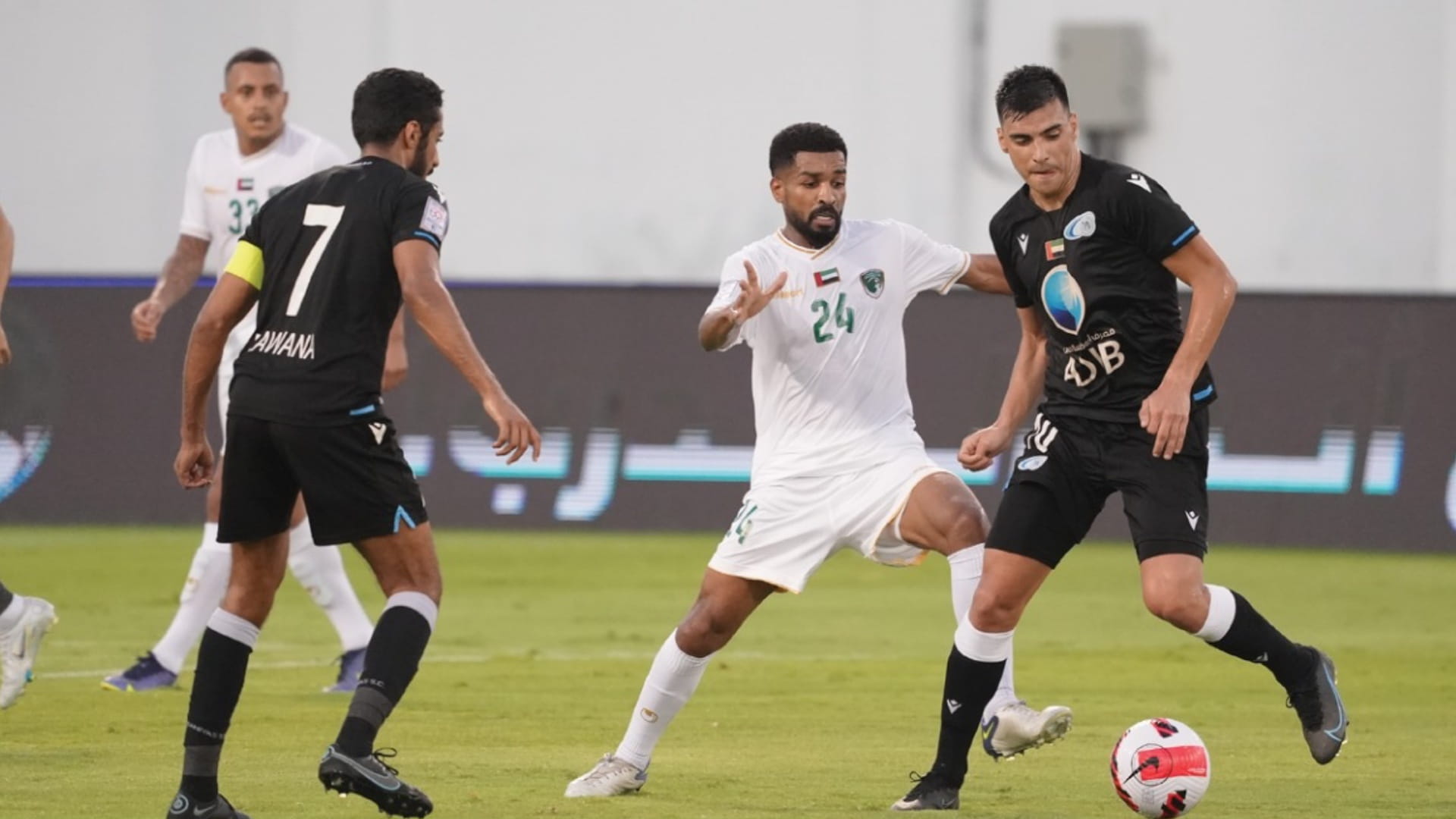 صورة بعنوان: تعادل الإمارات وبني ياس في دوري أدنوك للمحترفين 