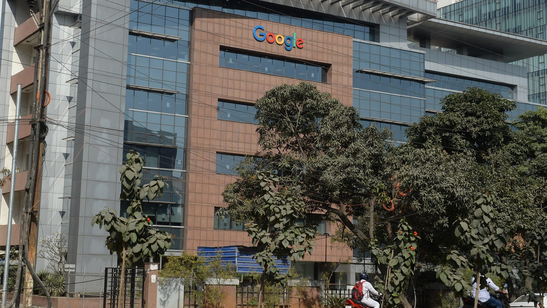 Image for the title: Google urges court to scrap $1.6 bln EU antitrust fine 