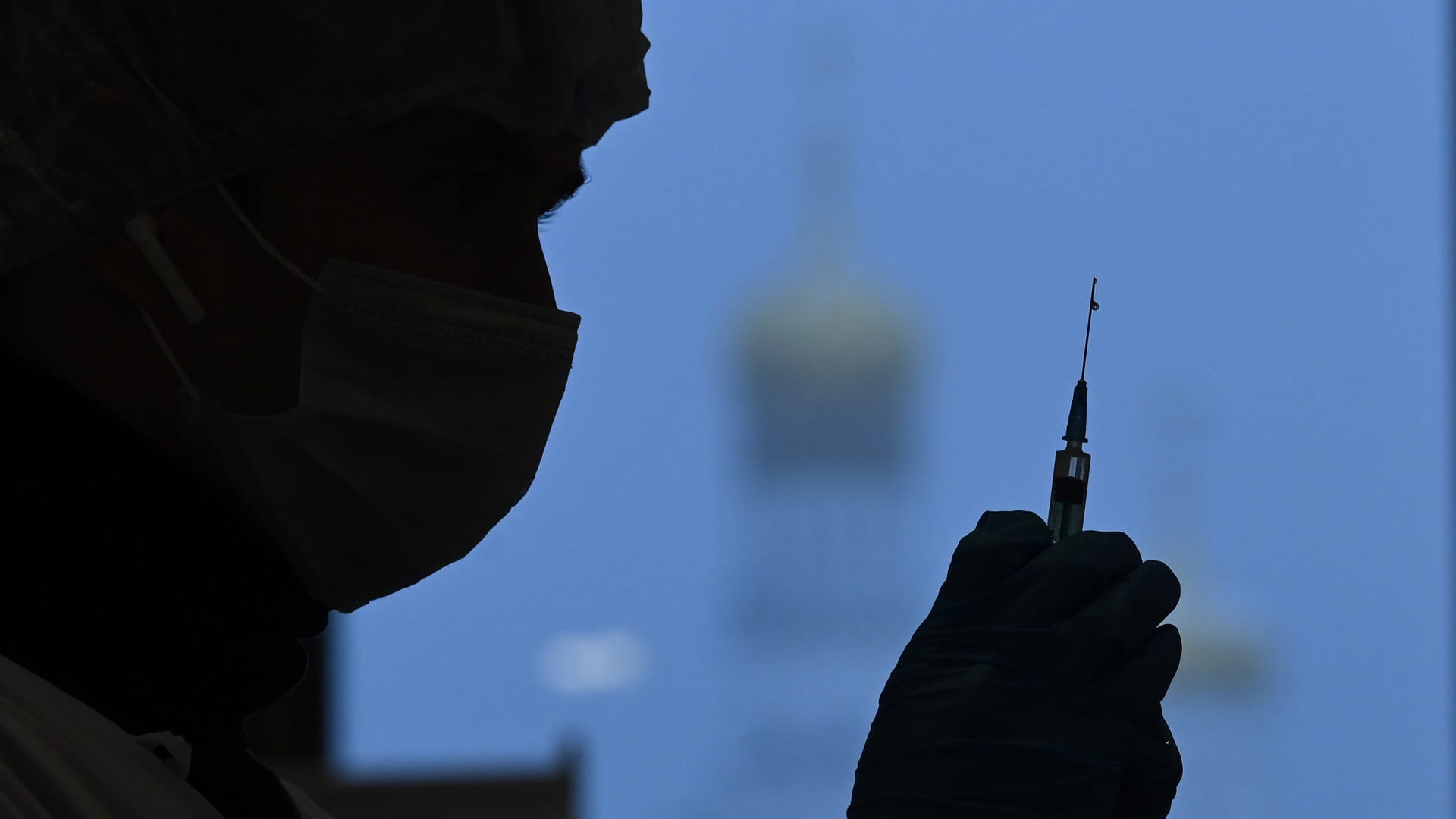 Image for the title: Russia registers 5447 new COVID-19 cases, 118 deaths 