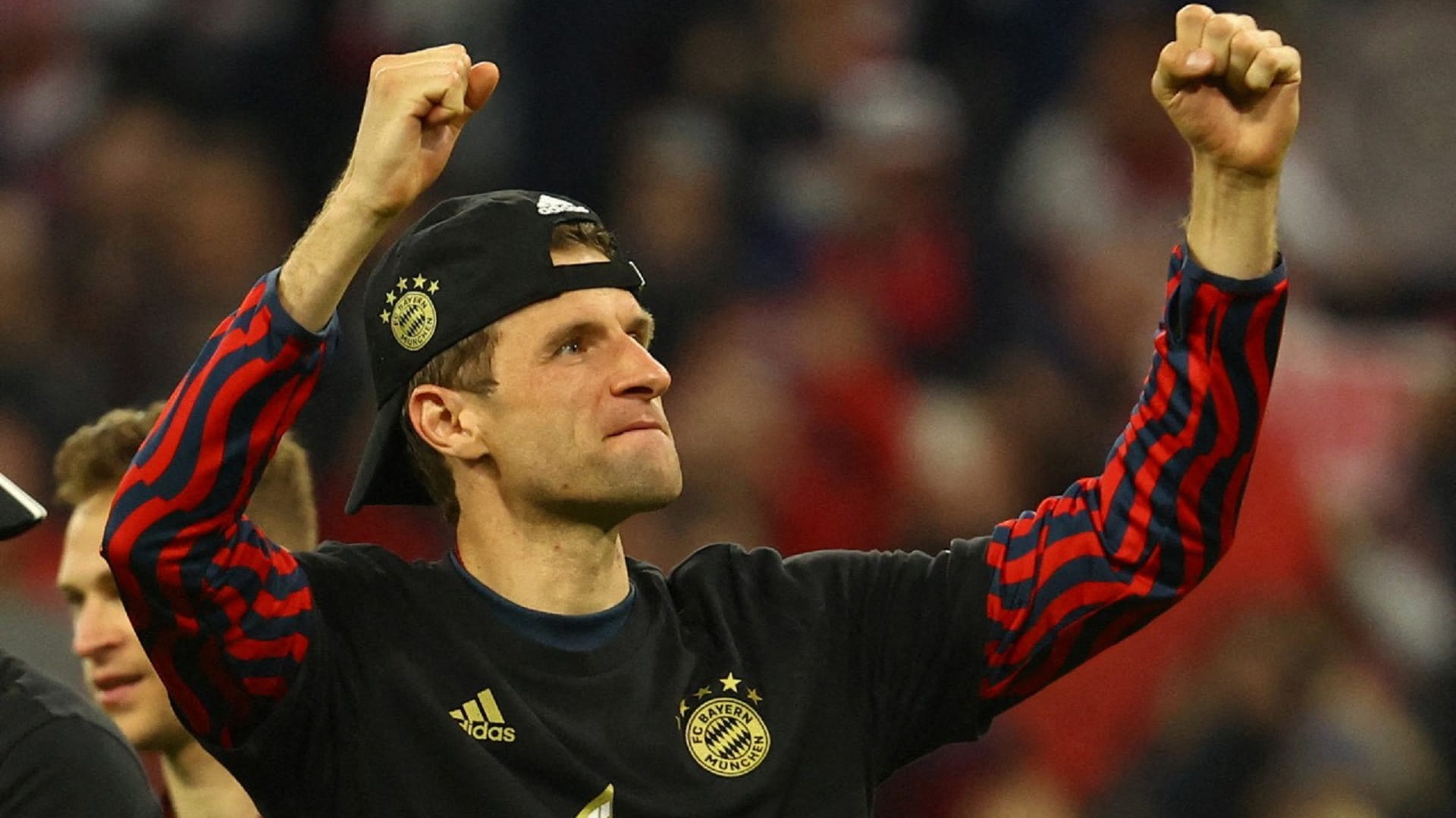 صورة بعنوان: نادي بايرن ميونخ الألماني يجدد عقد نجمه مولر  