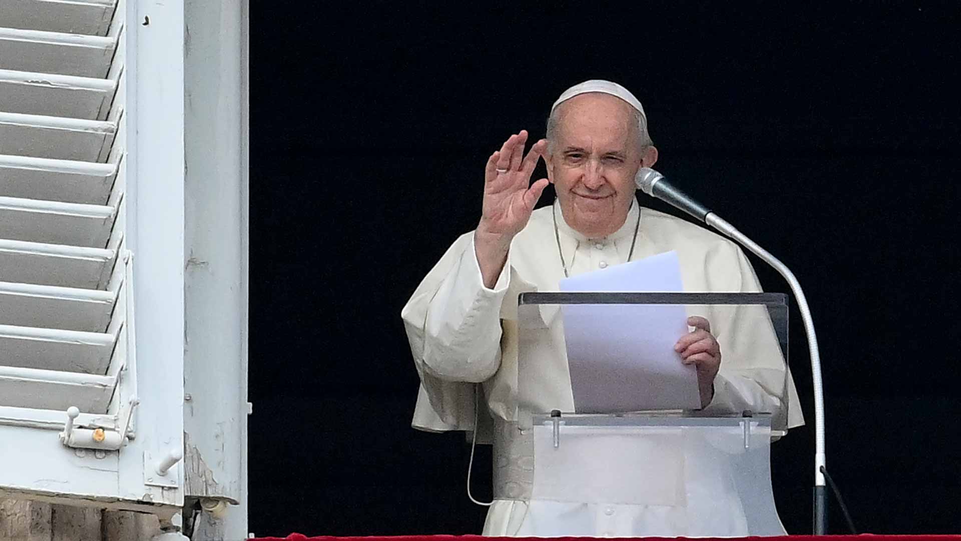 Image for the title: Pope wants to meet Putin, compares Ukraine war to Rwanda 