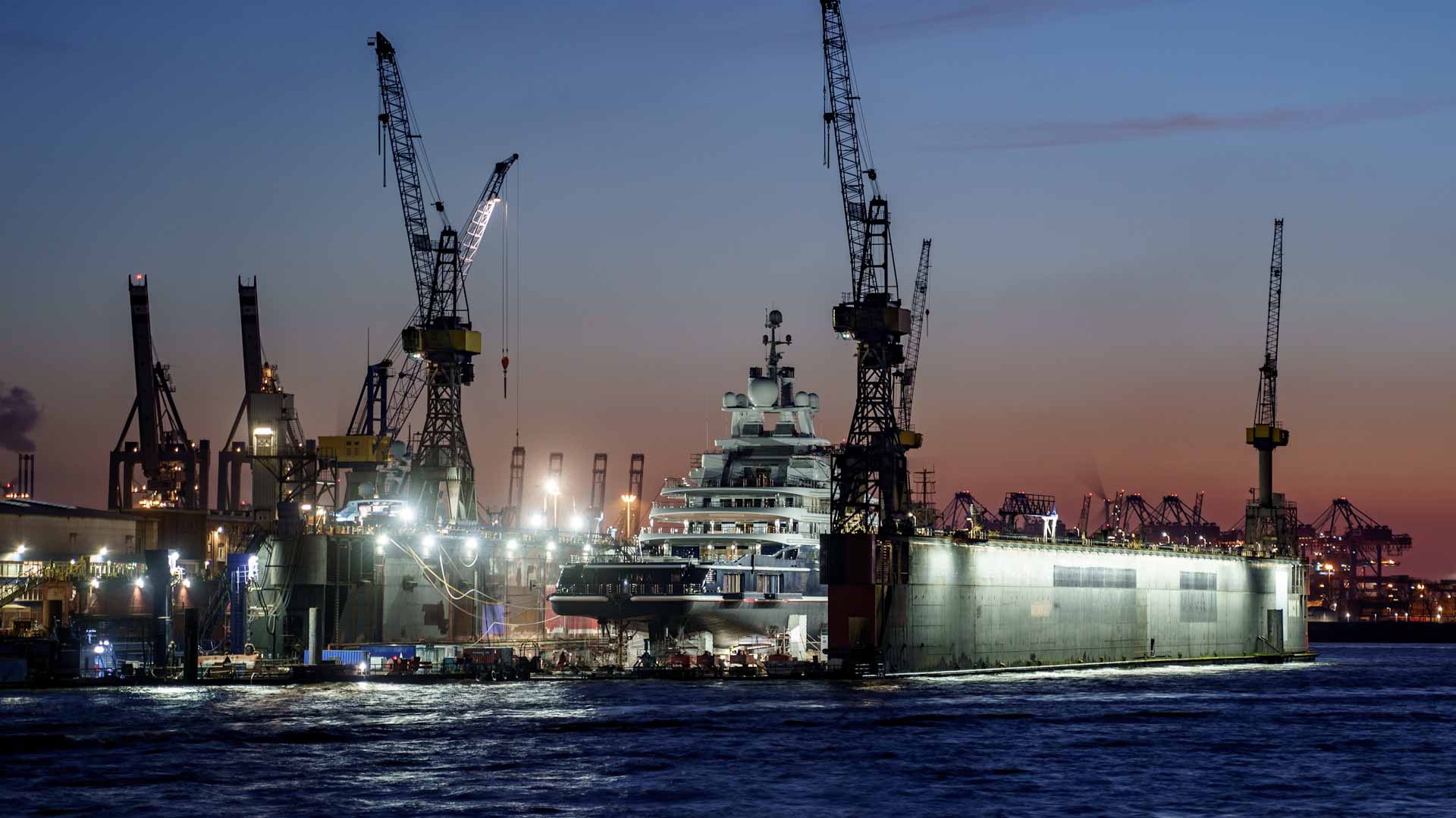 Image for the title: German exports drop in March as Russia trade collapses 