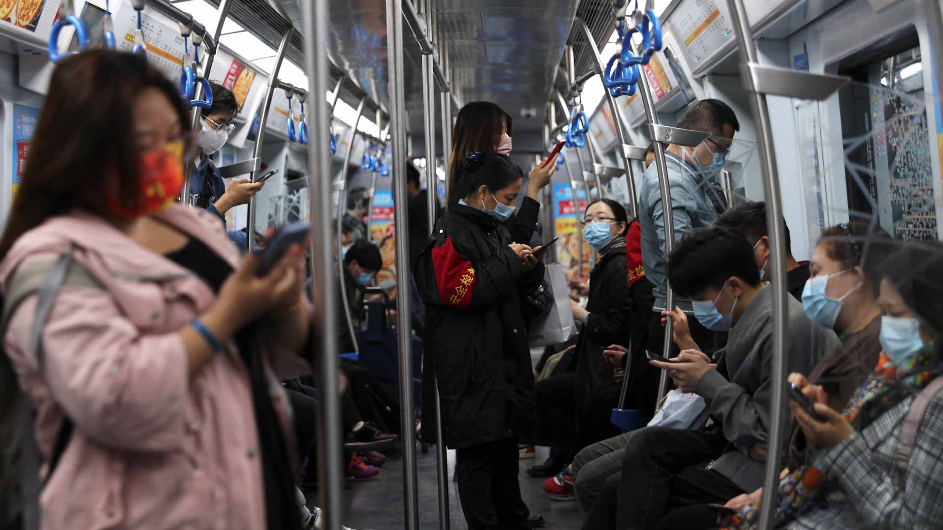 صورة بعنوان: الصين تطلق جولة جديدة من فحوص كورونا  