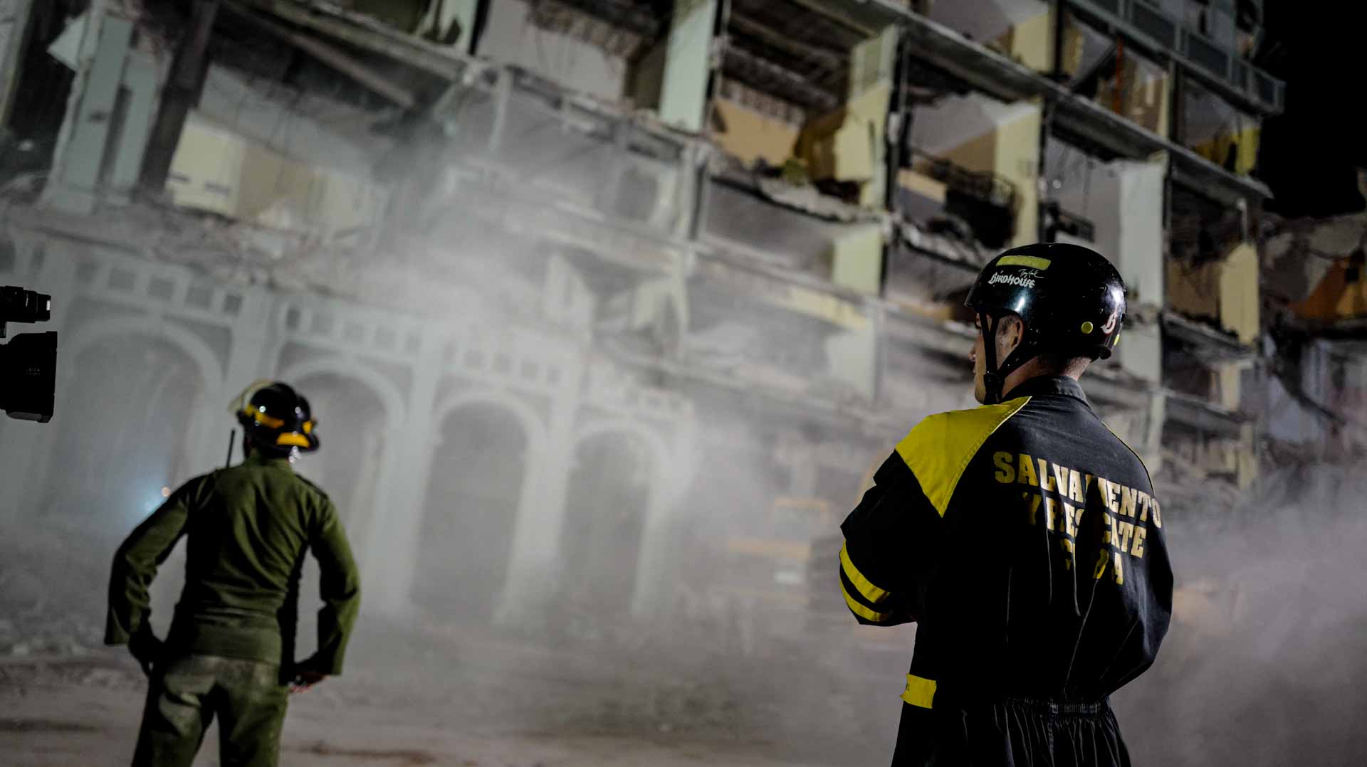 صورة بعنوان: 22 قتيلاً و50 مصاباً إثر انفجار فندق في وسط هافانا  