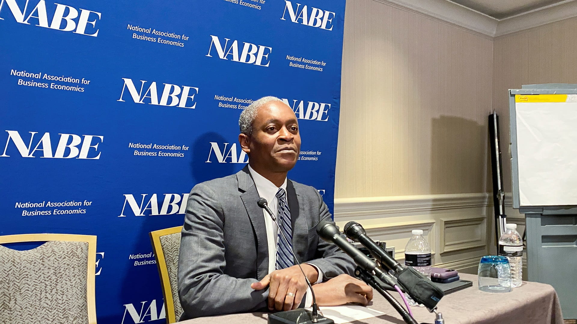 صورة بعنوان: مسؤول بارز في المركزي الأميركي يستبعد "زيادة الفائدة" 