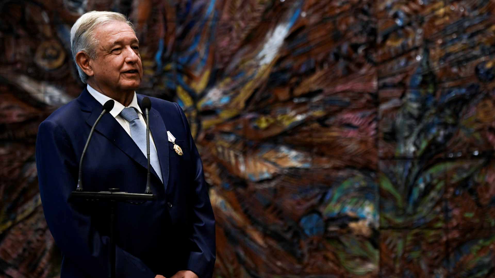 Image for the title: Mexican President presses for end to US sanctions on Cuba 