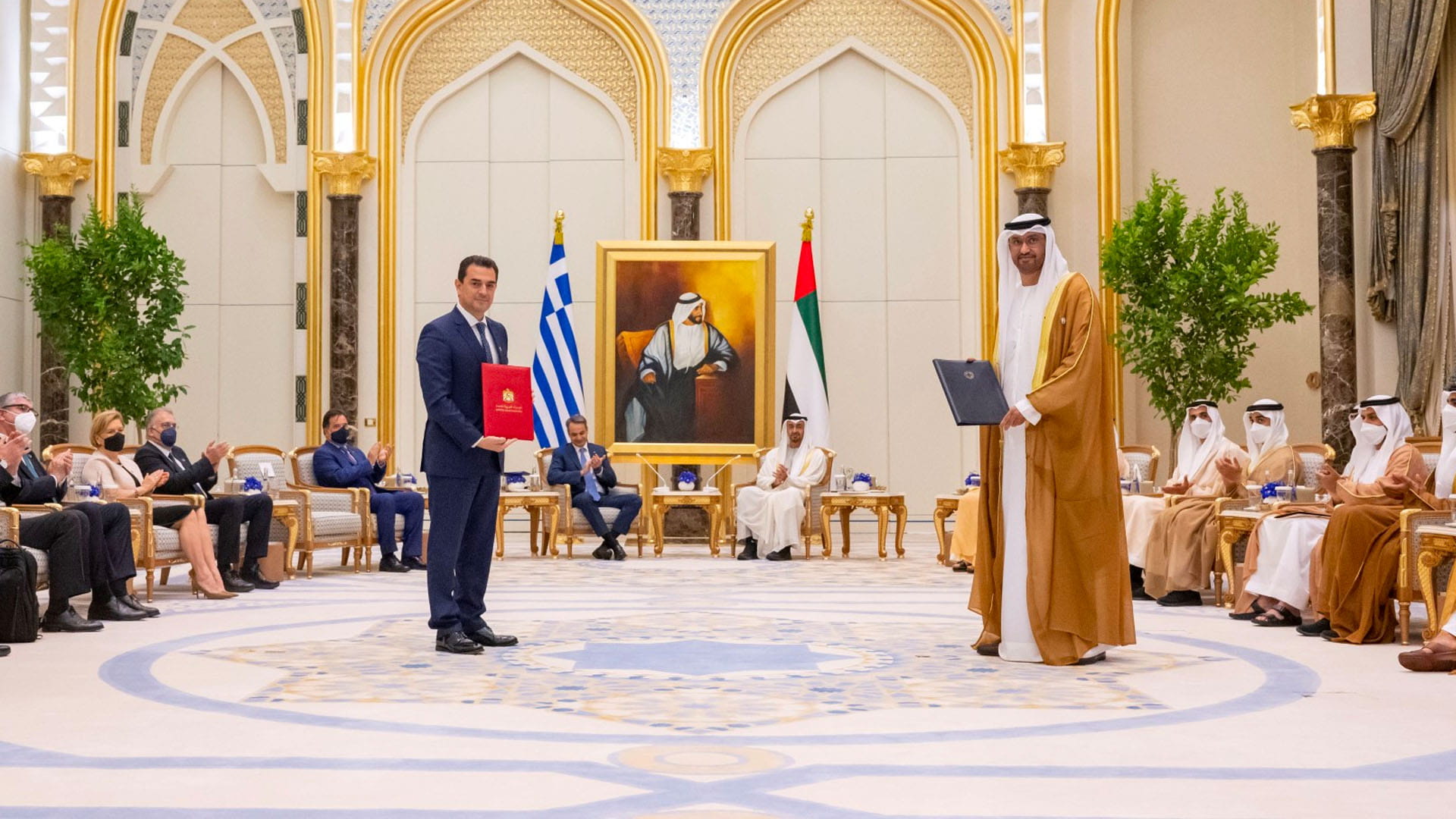 صورة بعنوان: محمد بن زايد يشهد تبادل مذكرات واتفاقيات تعاون مع اليونان 