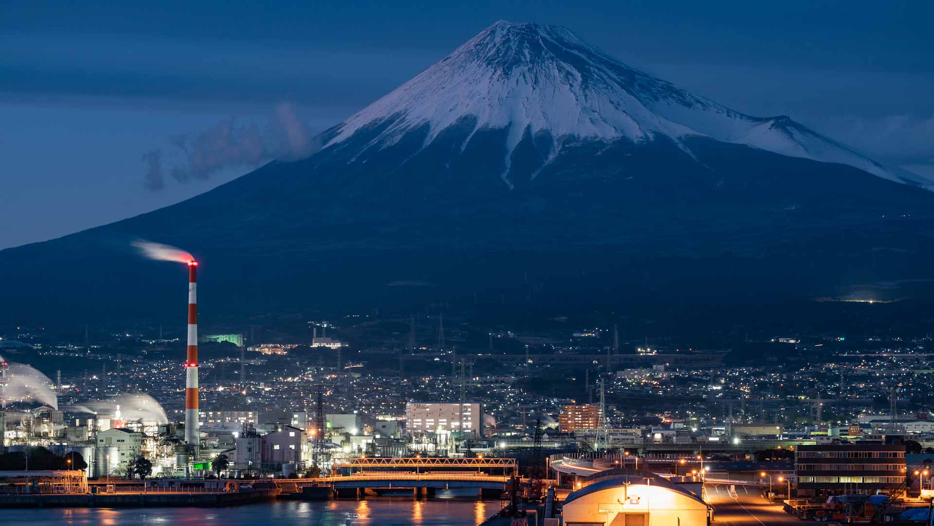 Image for the title: Japan's economy to suffer Q1 slump on lower consumption 