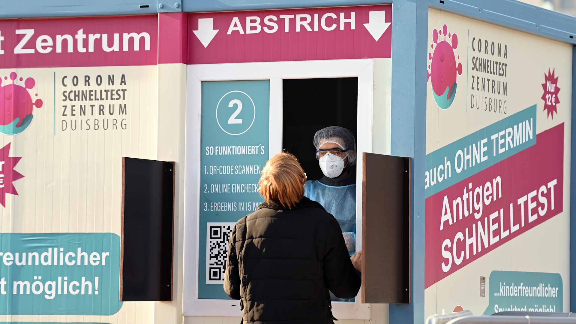 Image for the title: Global COVID-19 cases cross 516.08 million 