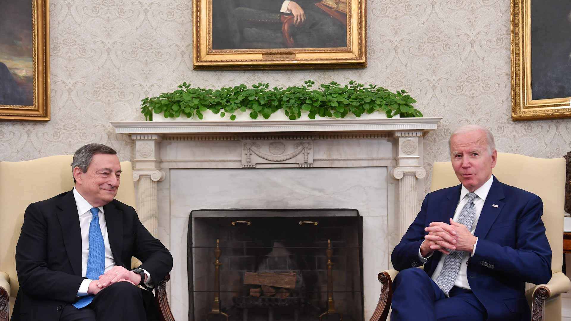 Image for the title: Biden hosts Italian PM for Ukraine talks 