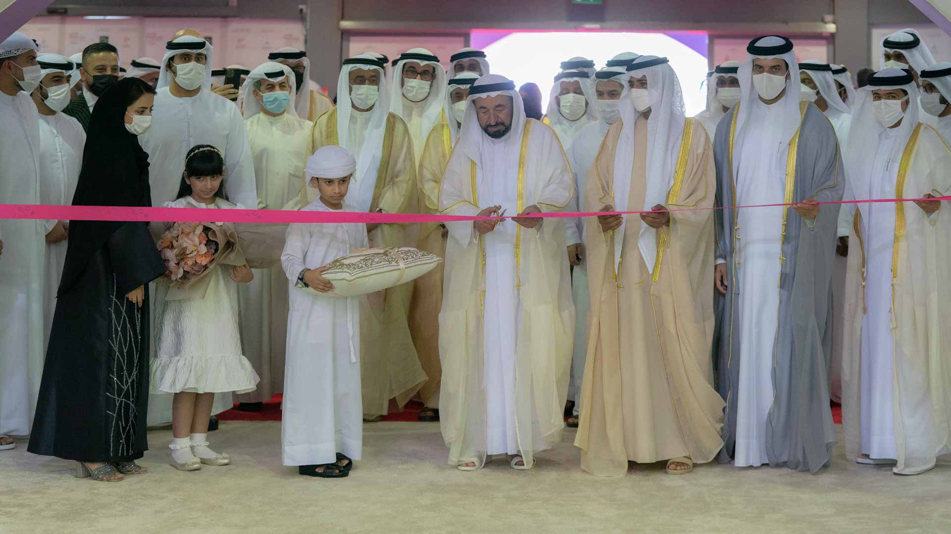 صورة بعنوان: سلطان القاسمي يفتتح الدورة الـ 13 من مهرجان الشارقة القرائي للطفل 