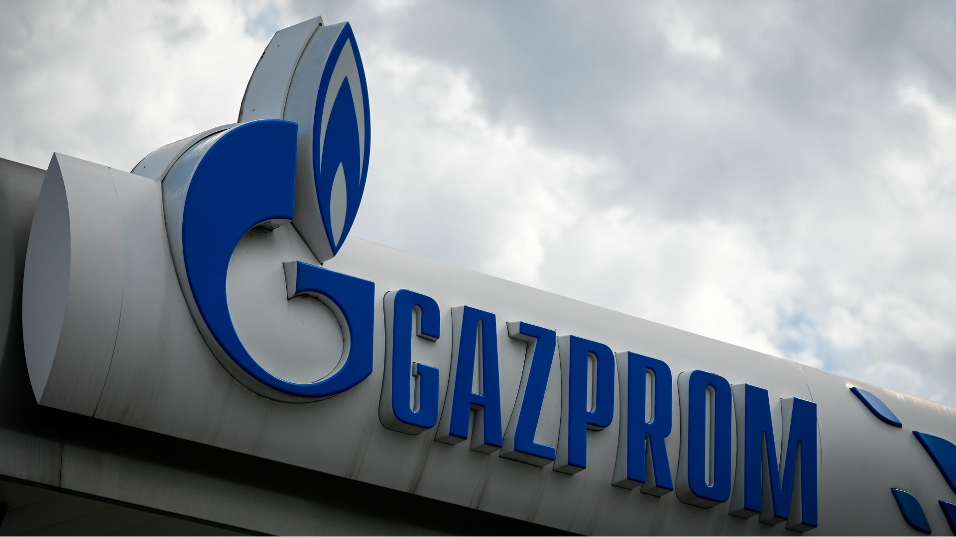 Image for the title: Gazprom says to stop sending gas via key Poland pipeline 