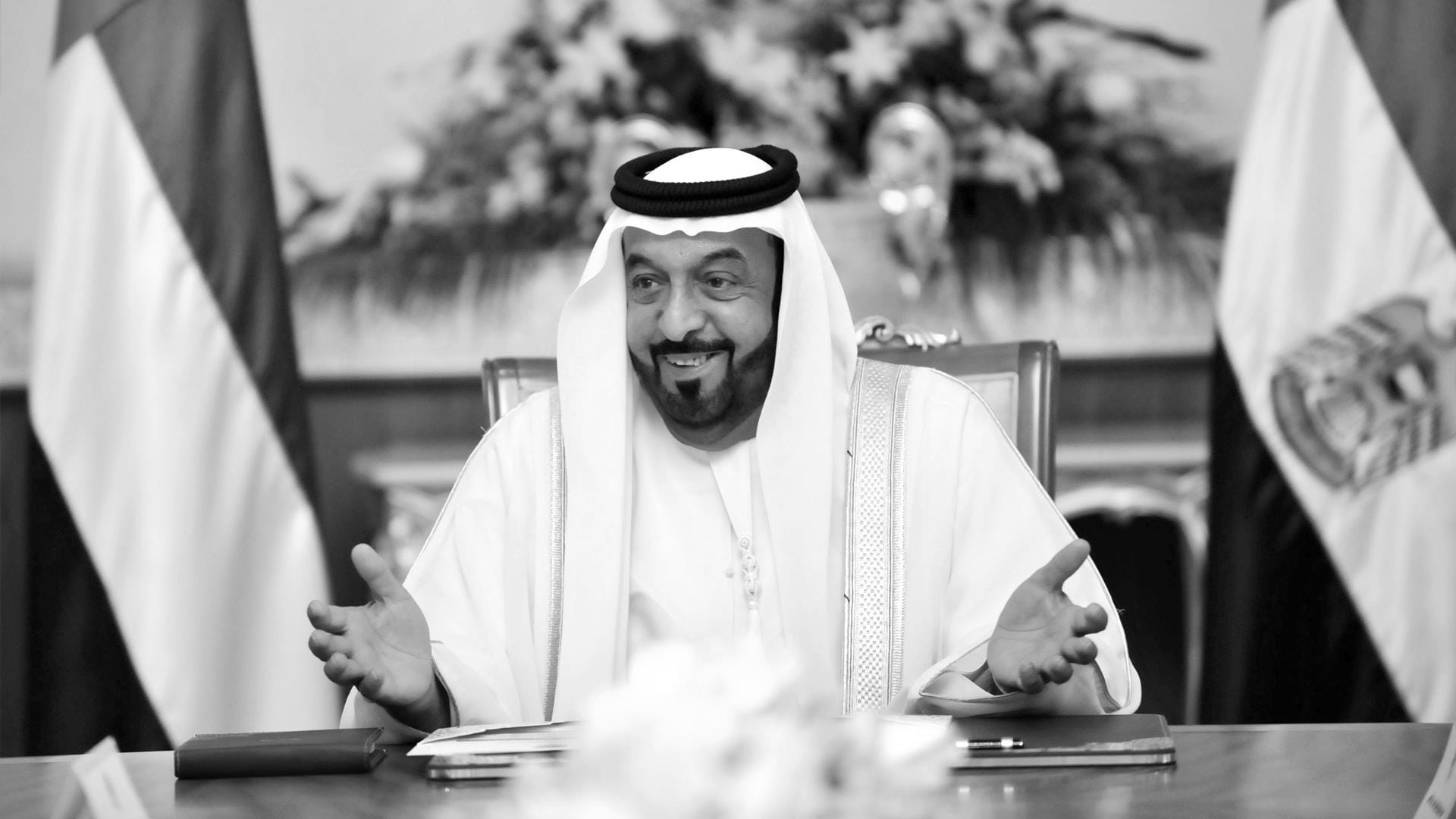 Image for the title: Queen Elizabeth II mourns passing of Sheikh Khalifa 