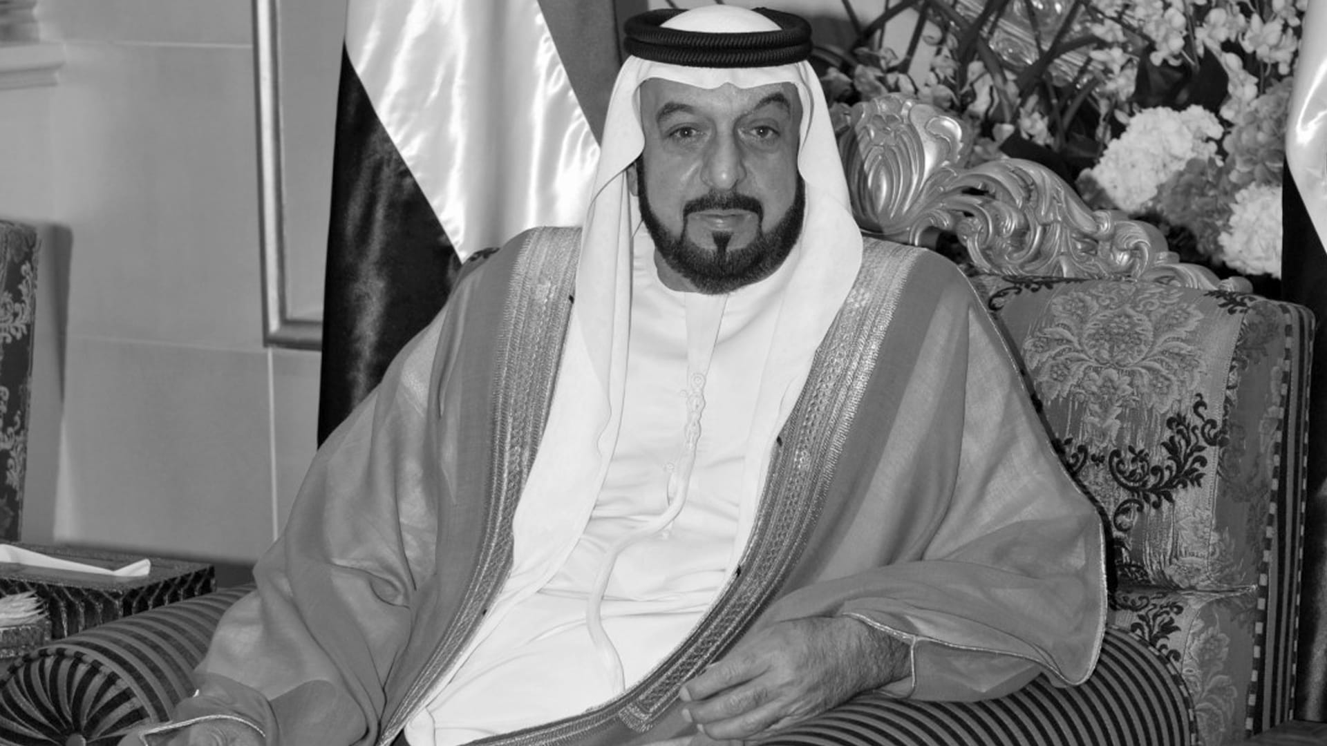 صورة بعنوان: أمير الكويت يعرب عن بالغ الحزن بوفاة الشيخ خليفة بن زايد 