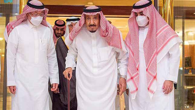 صورة بعنوان: خادم الحرمين يغادر المستشفى بعد إجراء فحوصات طبية واستكمال العلاج  