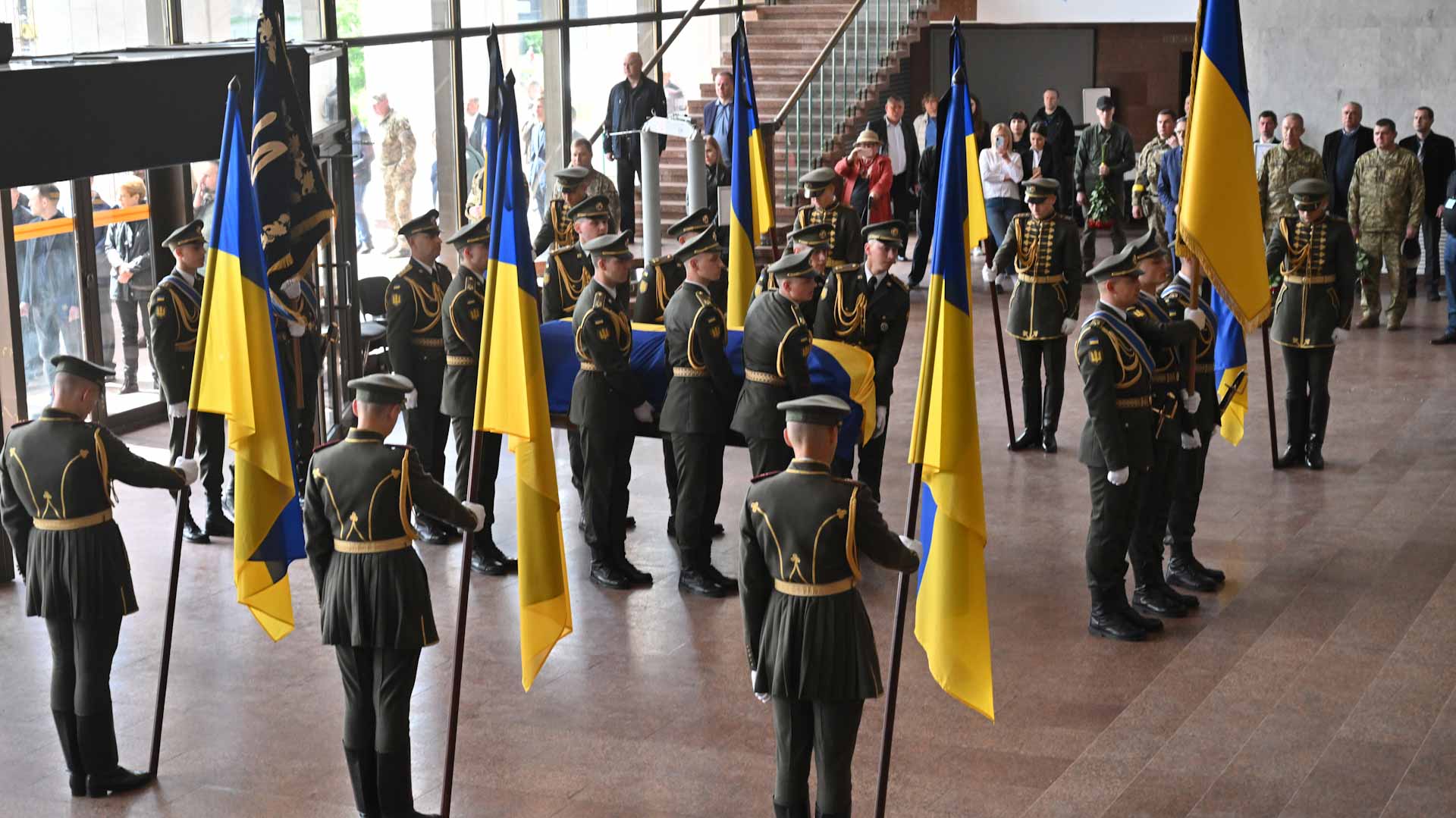 Image for the title: Ukraine mourns first president Leonid Kravchuk 