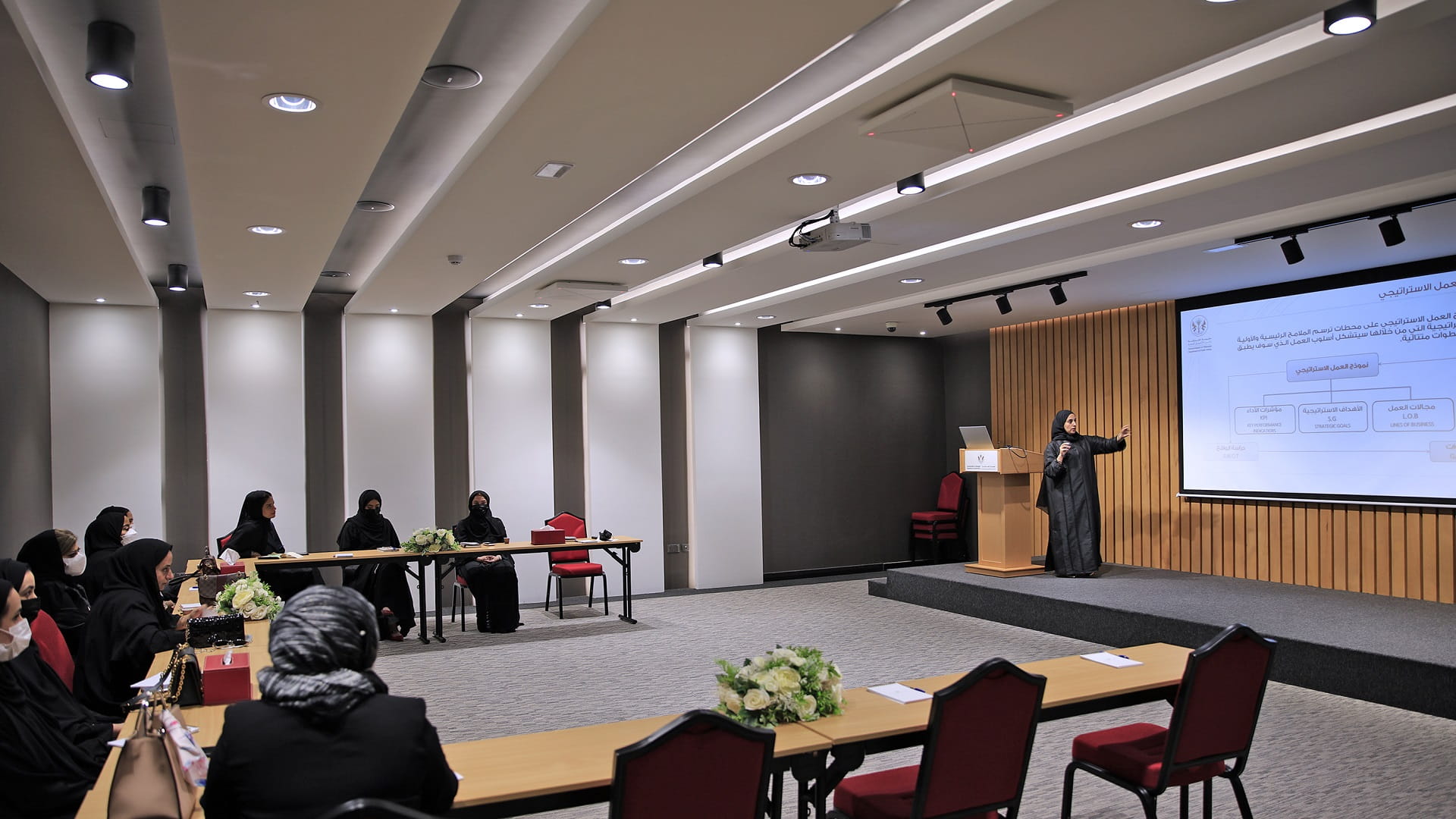 صورة بعنوان: أشغال الشارقة تستعرض أفضل التجارب في إدارة الأداء الإستراتيجي 