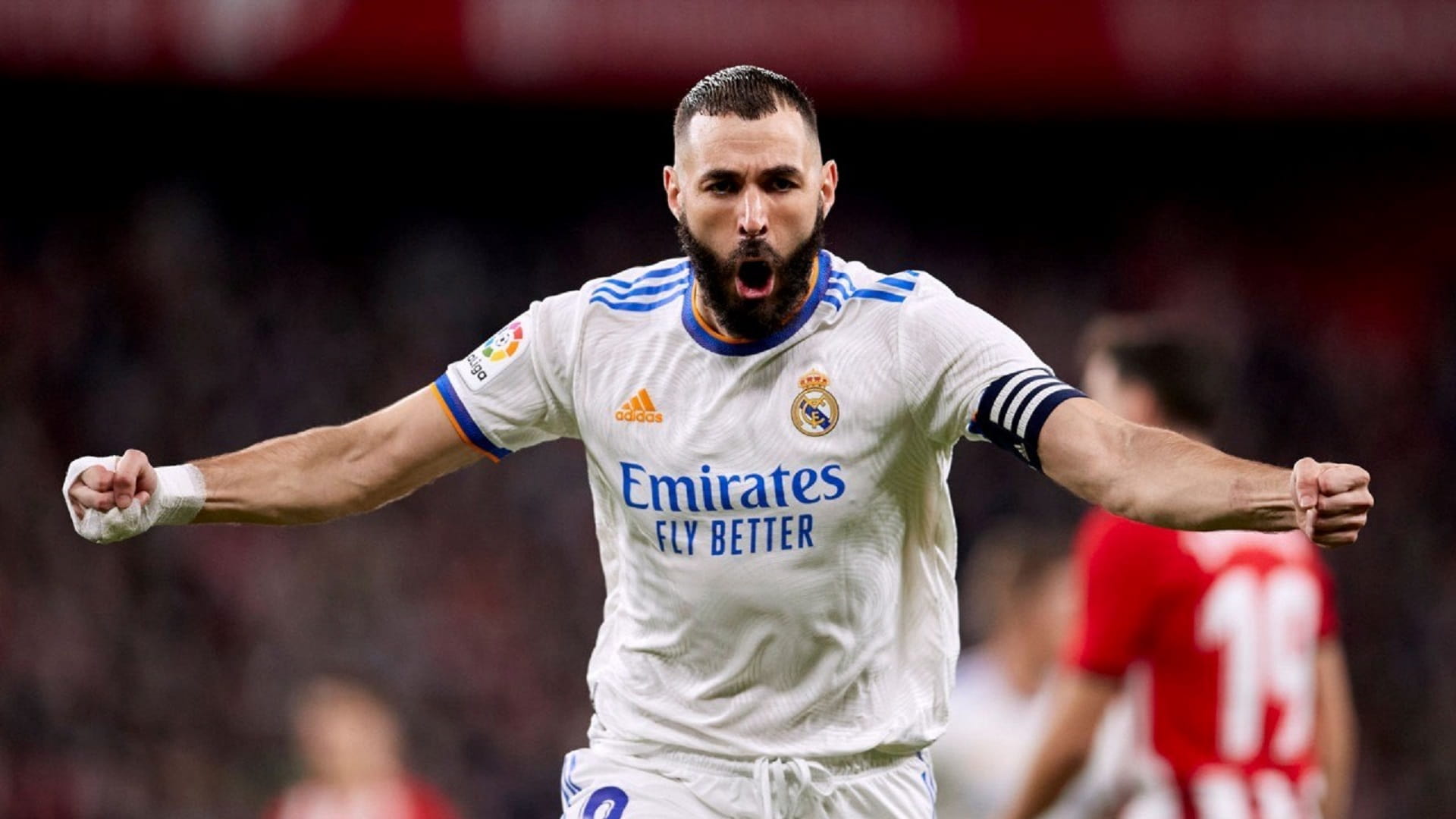 صورة بعنوان: تدريبات ريال مدريد تشهد عودة النجم بنزيمة 