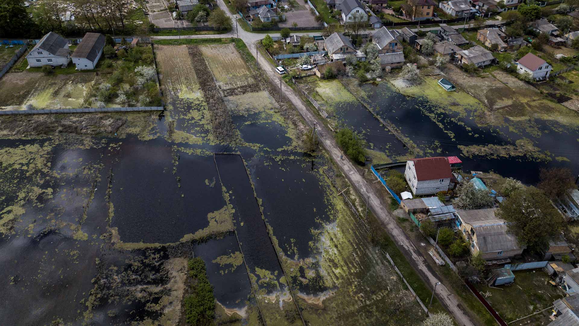 Image for the title: Half a million Indians flee floods in northeast brought by rain 