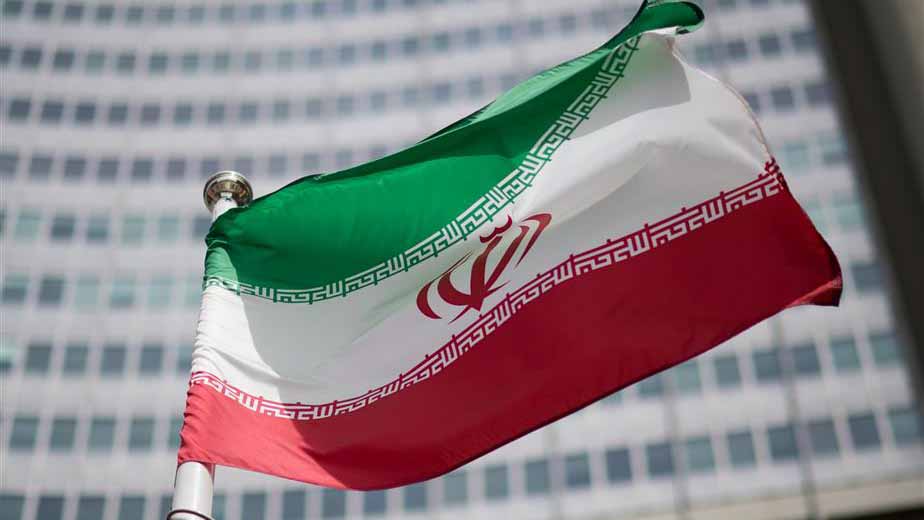صورة بعنوان: إيران تصادر سفينة أجنبية تنقل وقوداً مهرباً وتحتجز طاقمها 