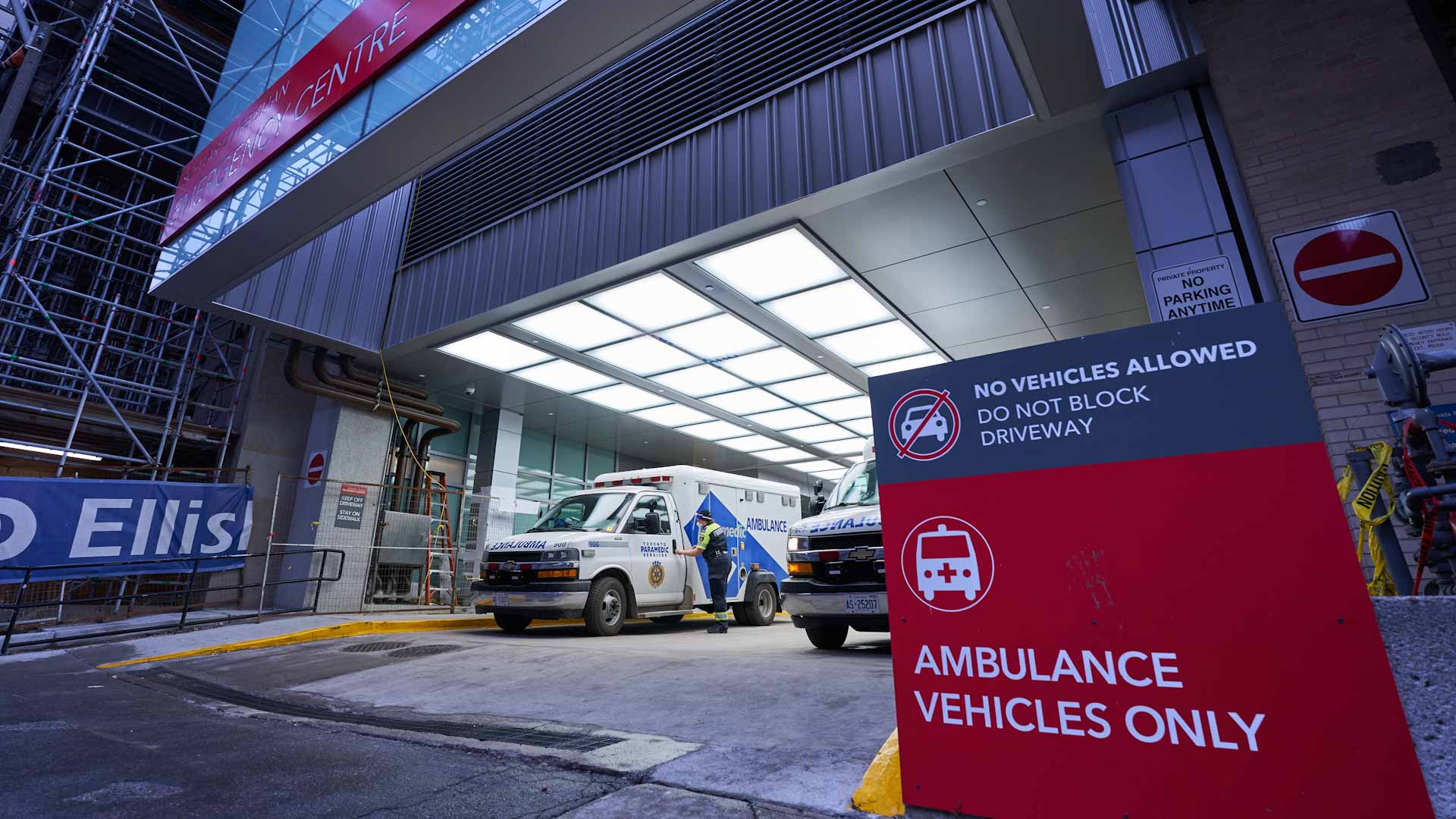 Image for the title: Canada reports dozen suspected cases of rare monkeypox virus 