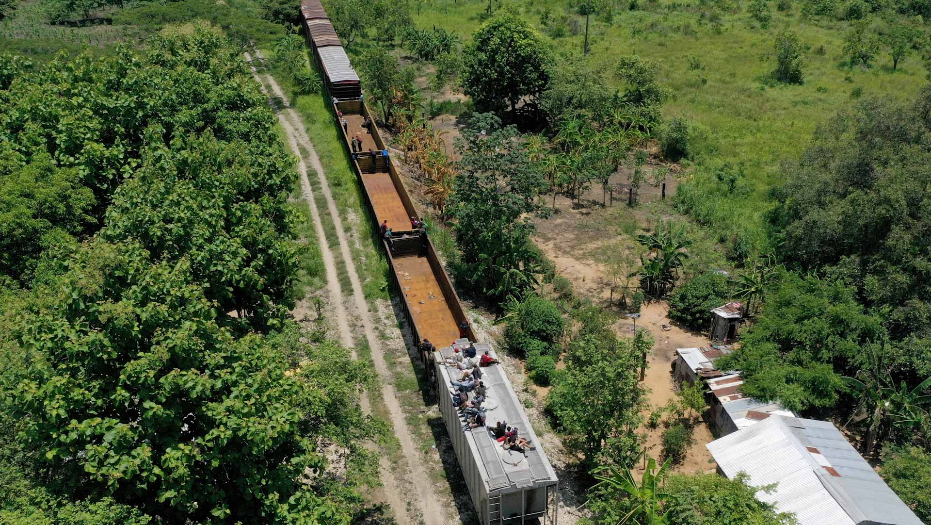 Image for the title: Five migrants found dead in train in Mexico 