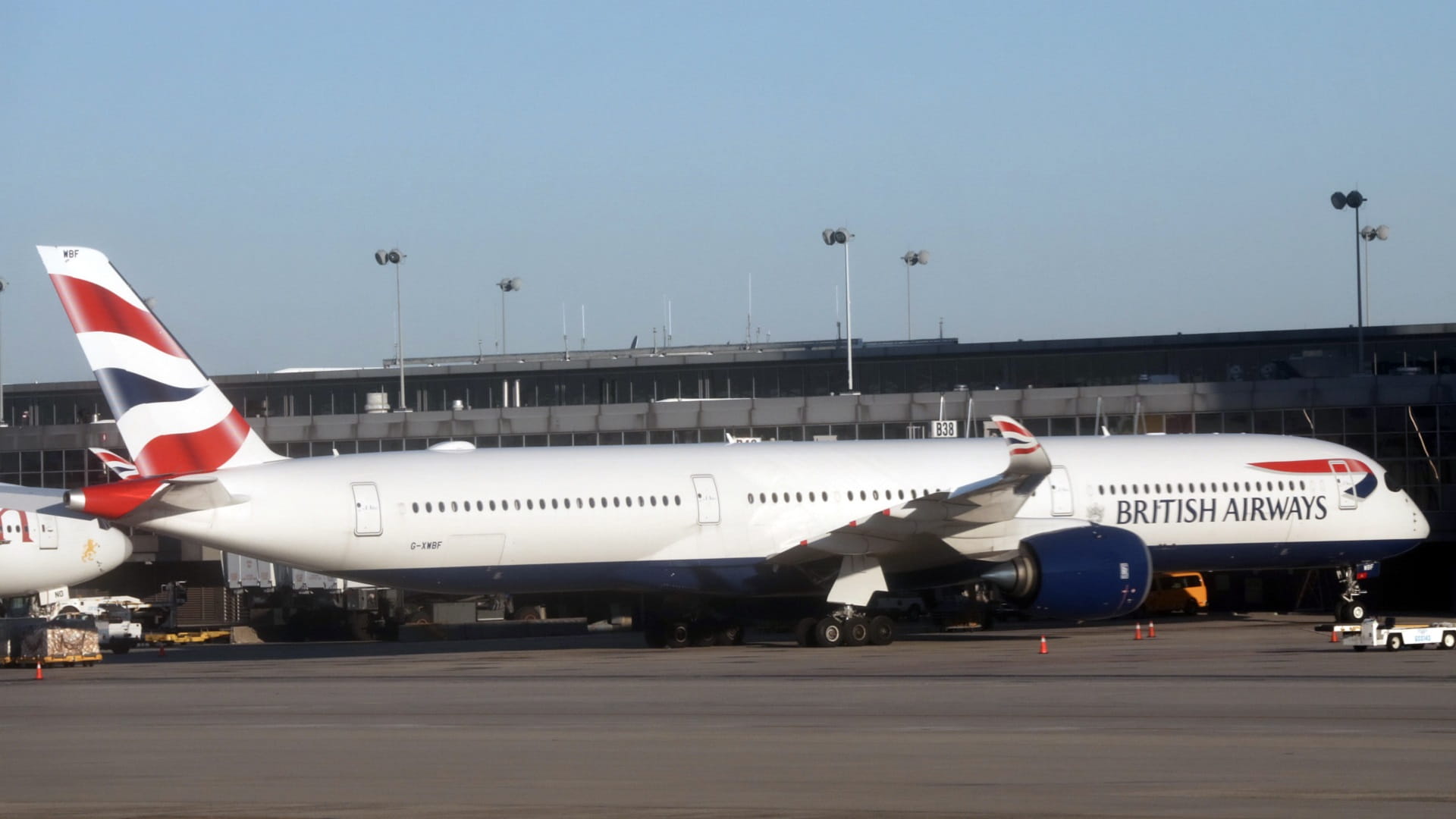 Image for the title: British Airways owner orders 50 Boeing 737 MAX jets 