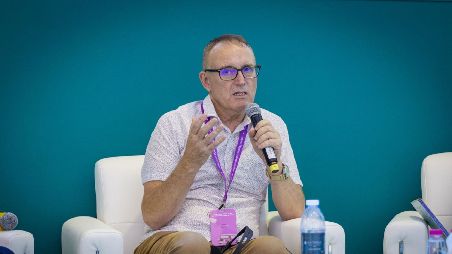 صورة بعنوان: أدباء ضمن "الشارقة القرائي": الطفل يكبر وتكبر معه قصص الطفولة 