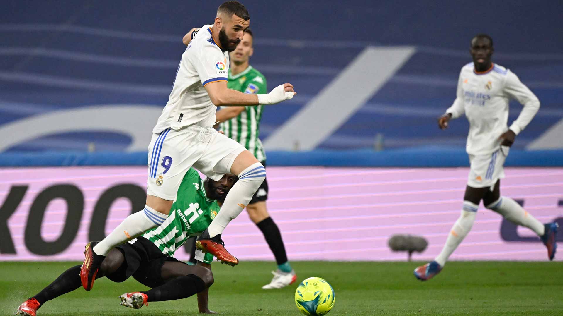 صورة بعنوان: ريال مدريد يتعادل مع بيتيس سلبياً في الدوري الإسباني 