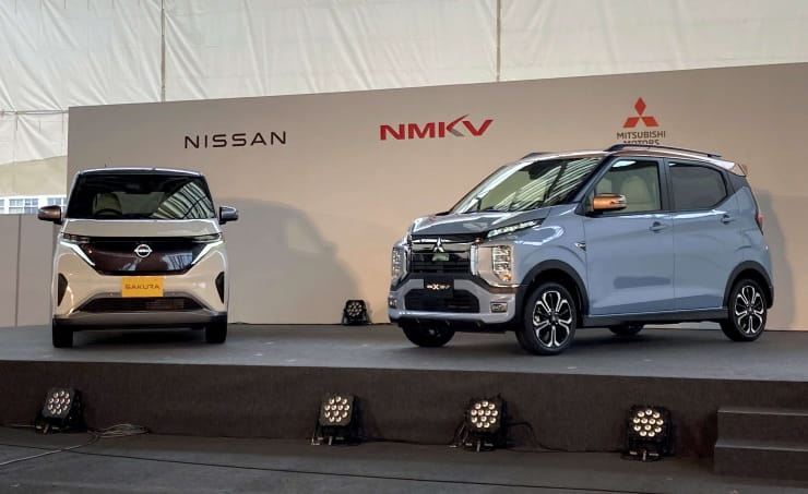 Image for the title: Nissan, Mitsubishi Motors unveil light EVs for Japan 