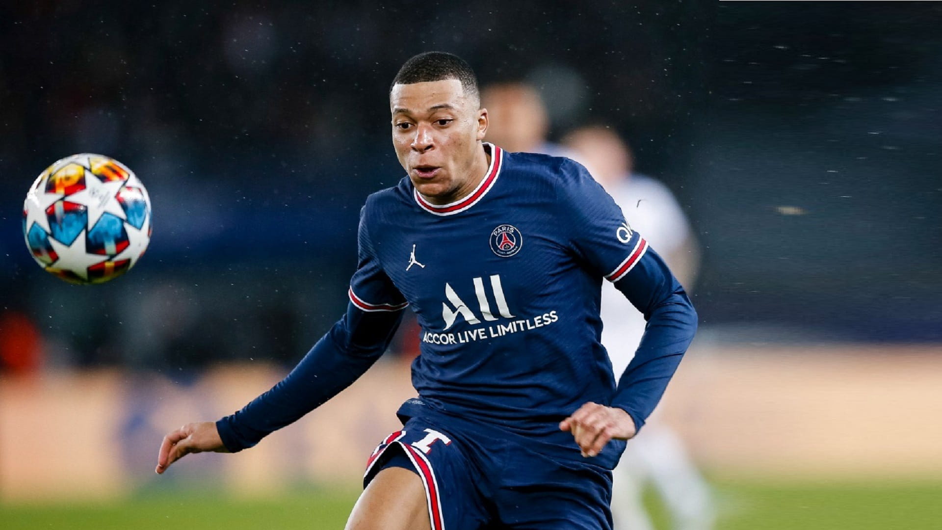 صورة بعنوان: كيليان مبابي يمدد تعاقده مع باريس سان جيرمان الفرنسي 