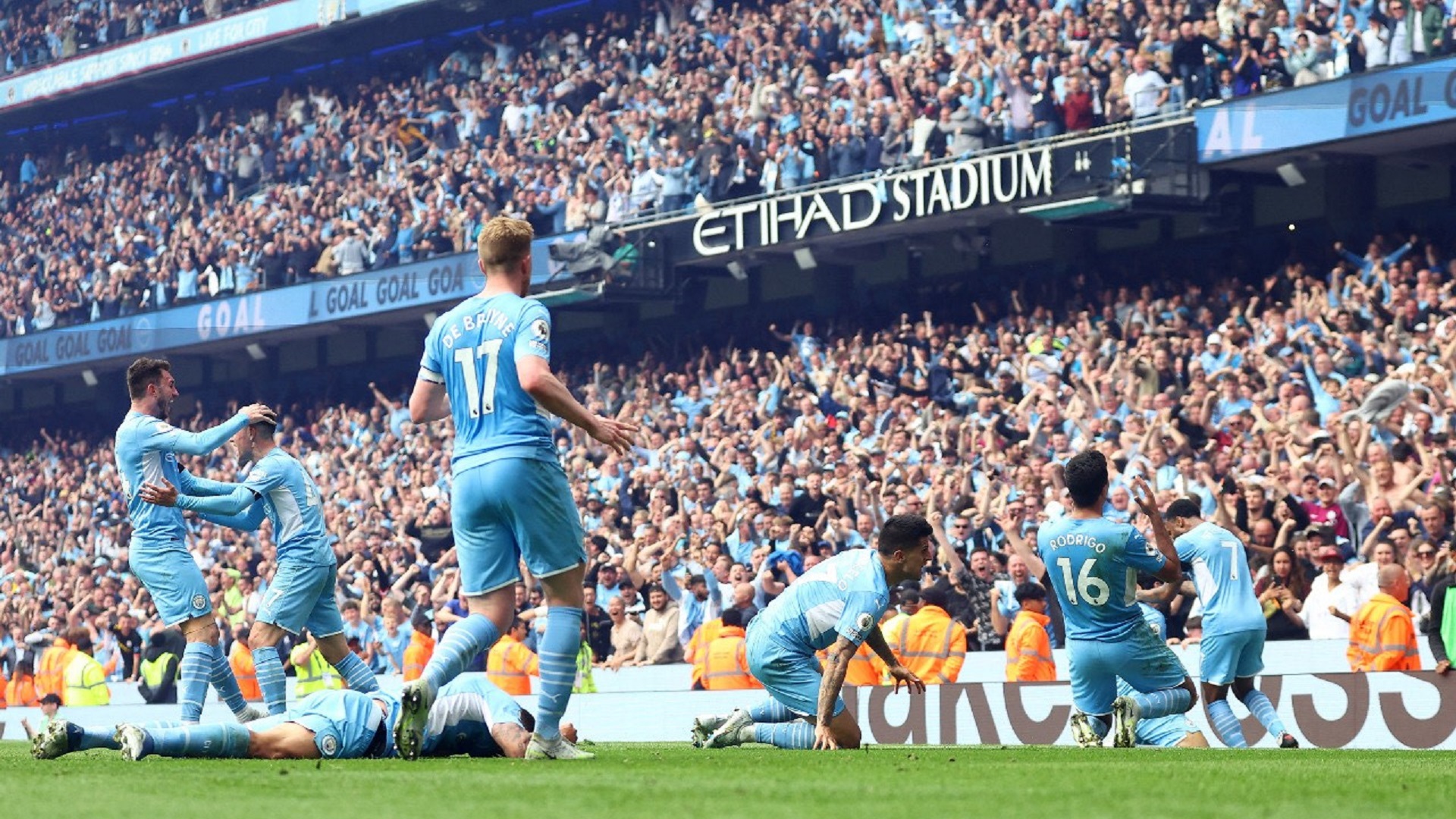 صورة بعنوان: مانشستر سيتي يتوج بطلاً للدوري الإنجليزي الممتاز 