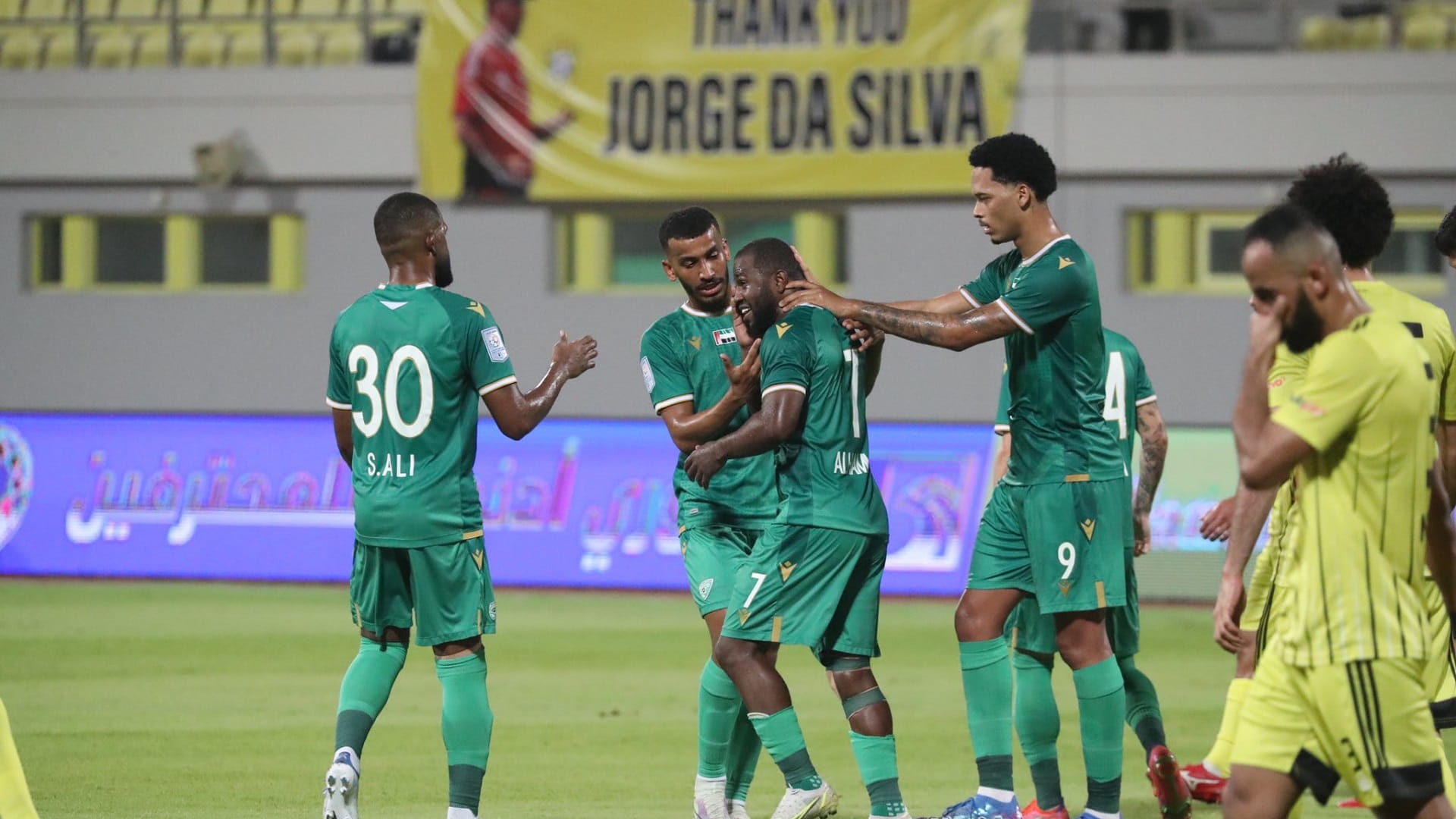 صورة بعنوان: خورفكان يتجاوز اتحاد كلباء بثلاثية في دوري أدنوك للمحترفين 