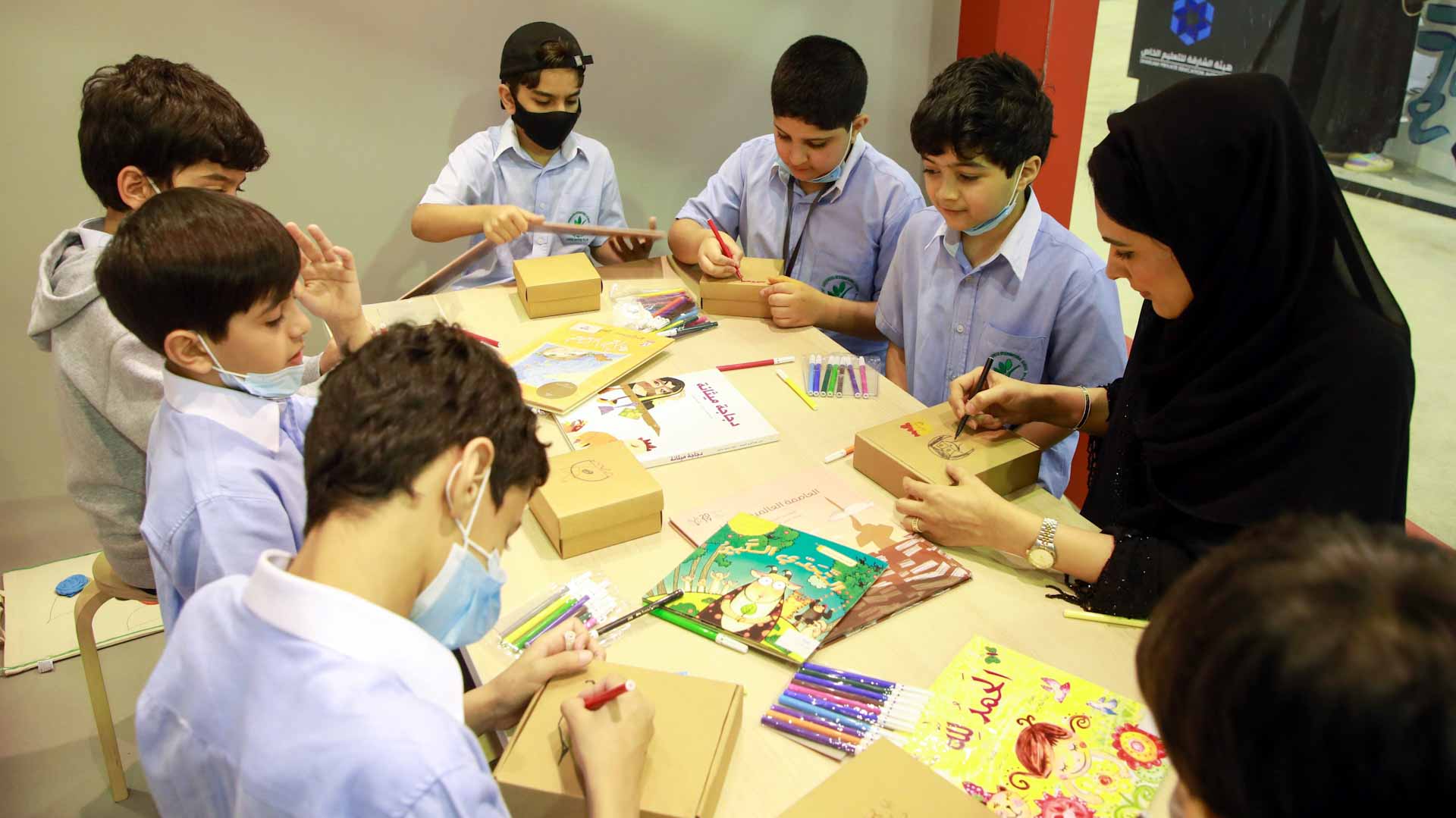 صورة بعنوان: "ربع قرن" تنمي الخيال الإبداعي لأبناء الشارقة بالقراءة  
