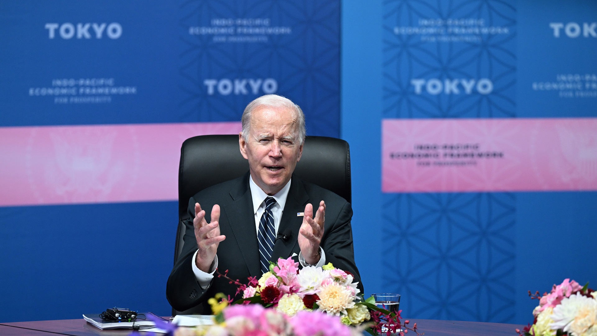 Image for the title: Biden: Russia must pay 'long-term price' for Ukraine invasion 