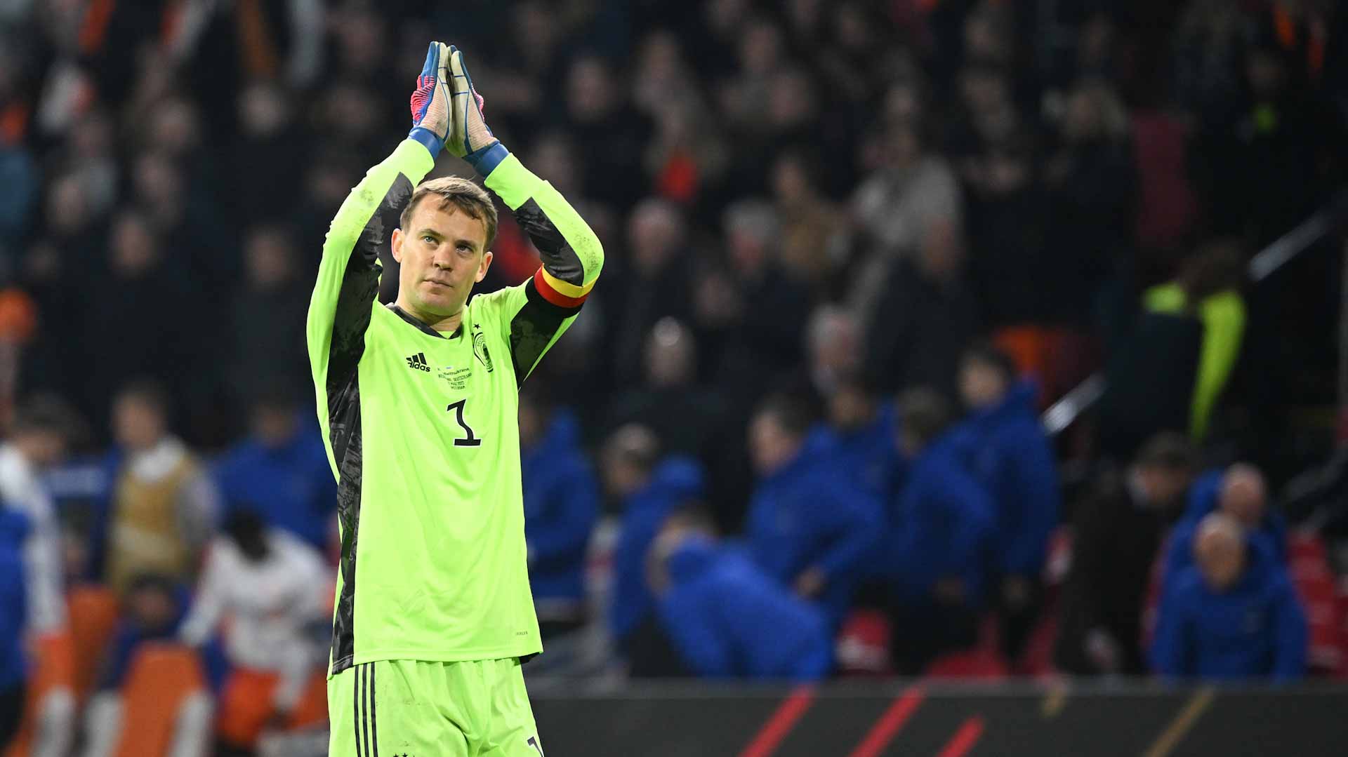 Image for the title: Neuer extends Bayern Munich contract until 2024 