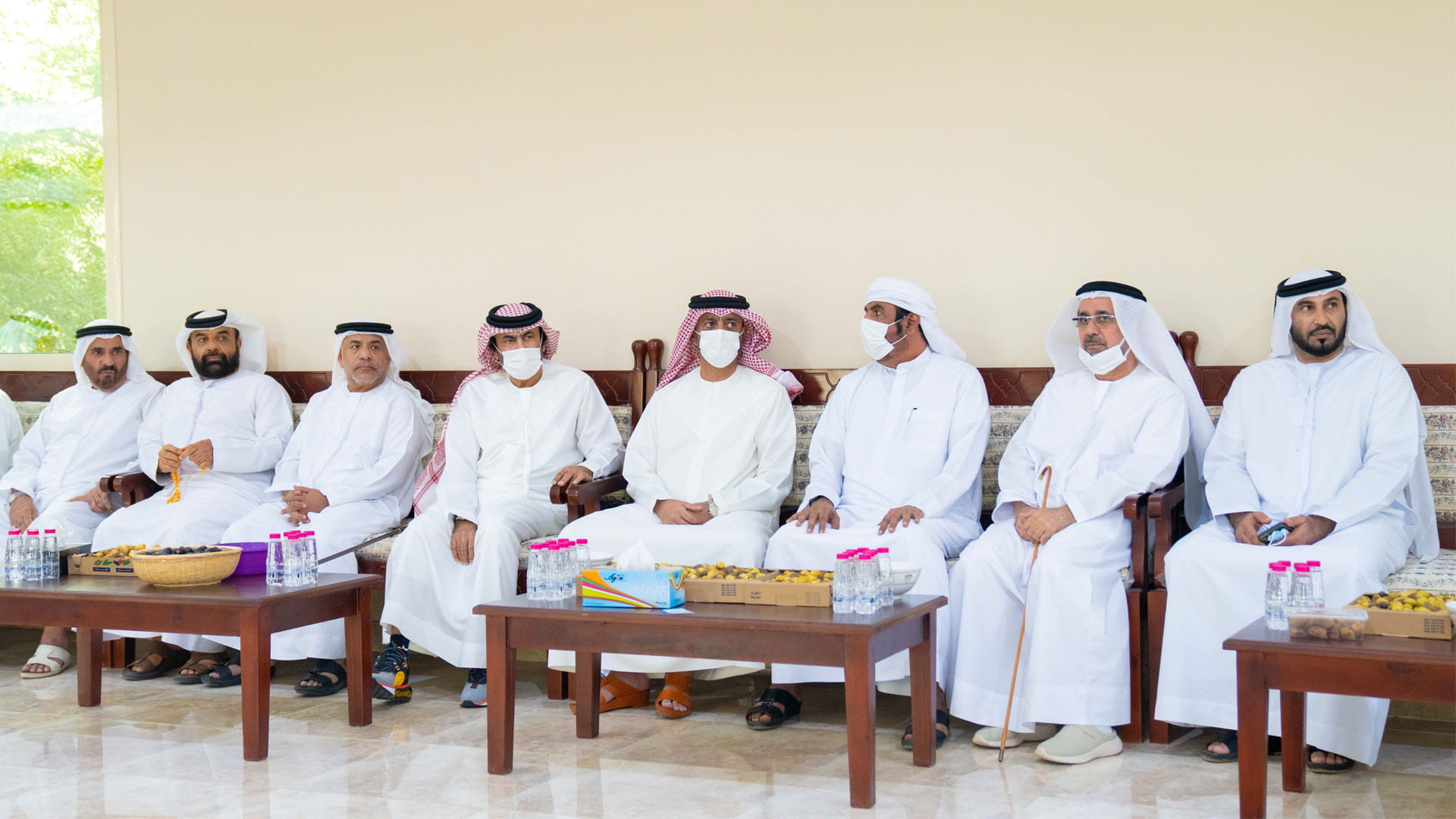 صورة بعنوان: ولي عهد عجمان يقدم واجب العزاء بوفاة علي محمد الكعبي 