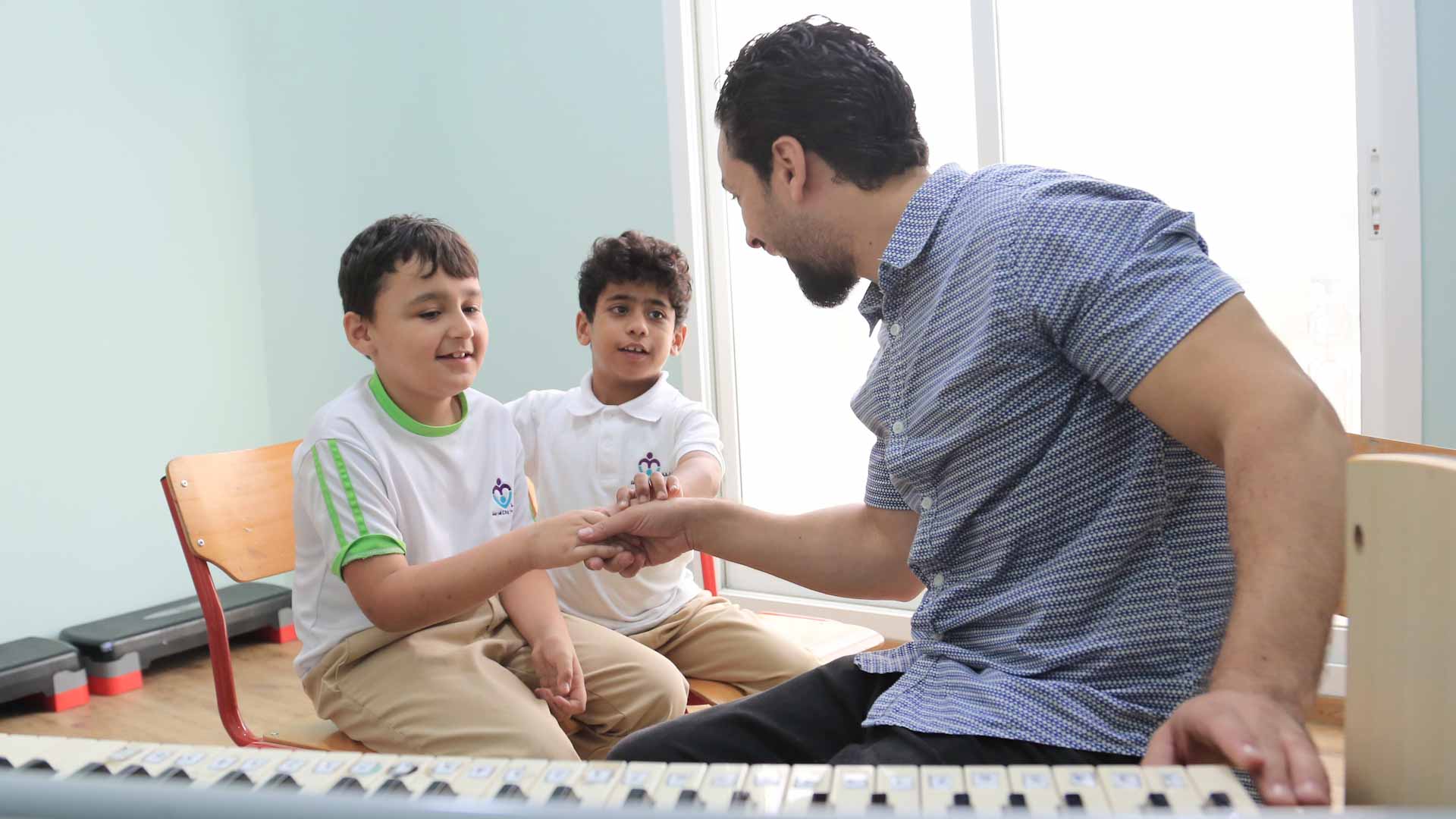 صورة بعنوان: جميلة القاسمي تتسلّم الدكتوراه الفخرية في العلوم الإنسانية 