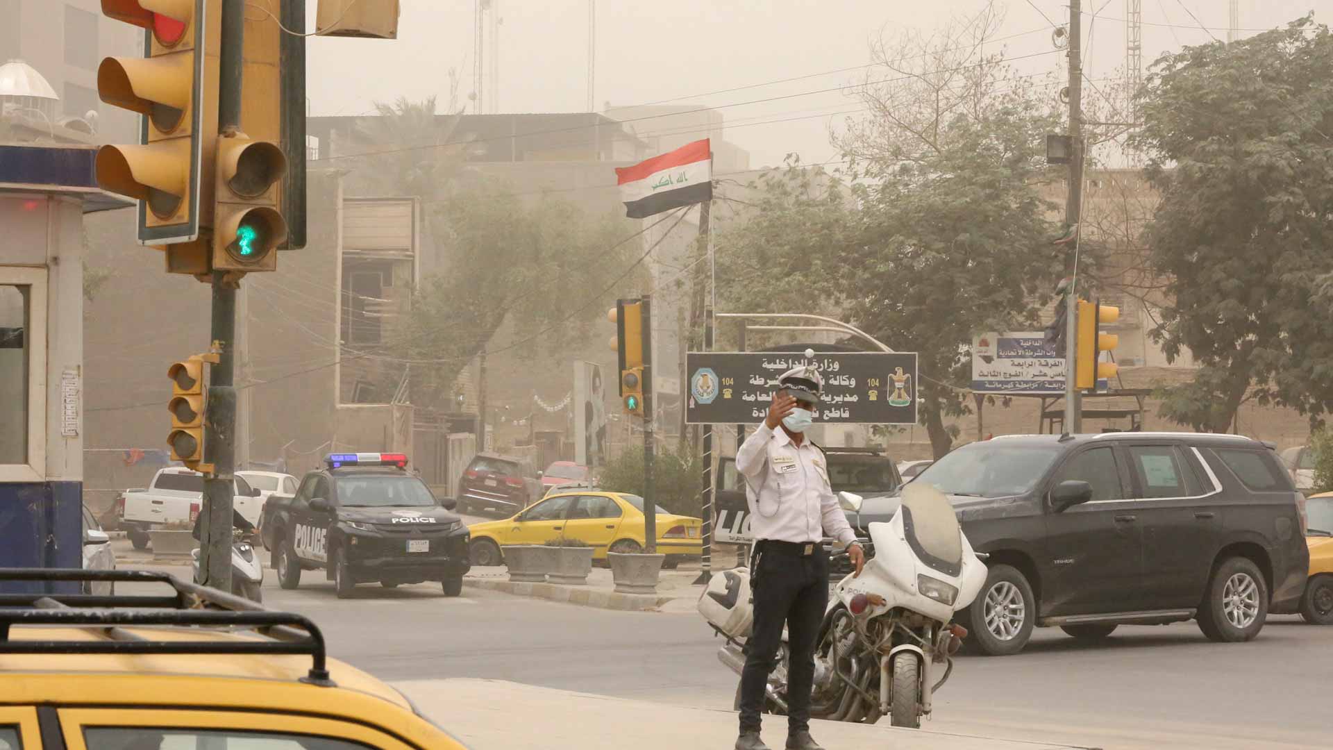 صورة بعنوان: عاصفة ترابية جديدة تجتاح العراق وتُدخل ألف شخص المستشفى 