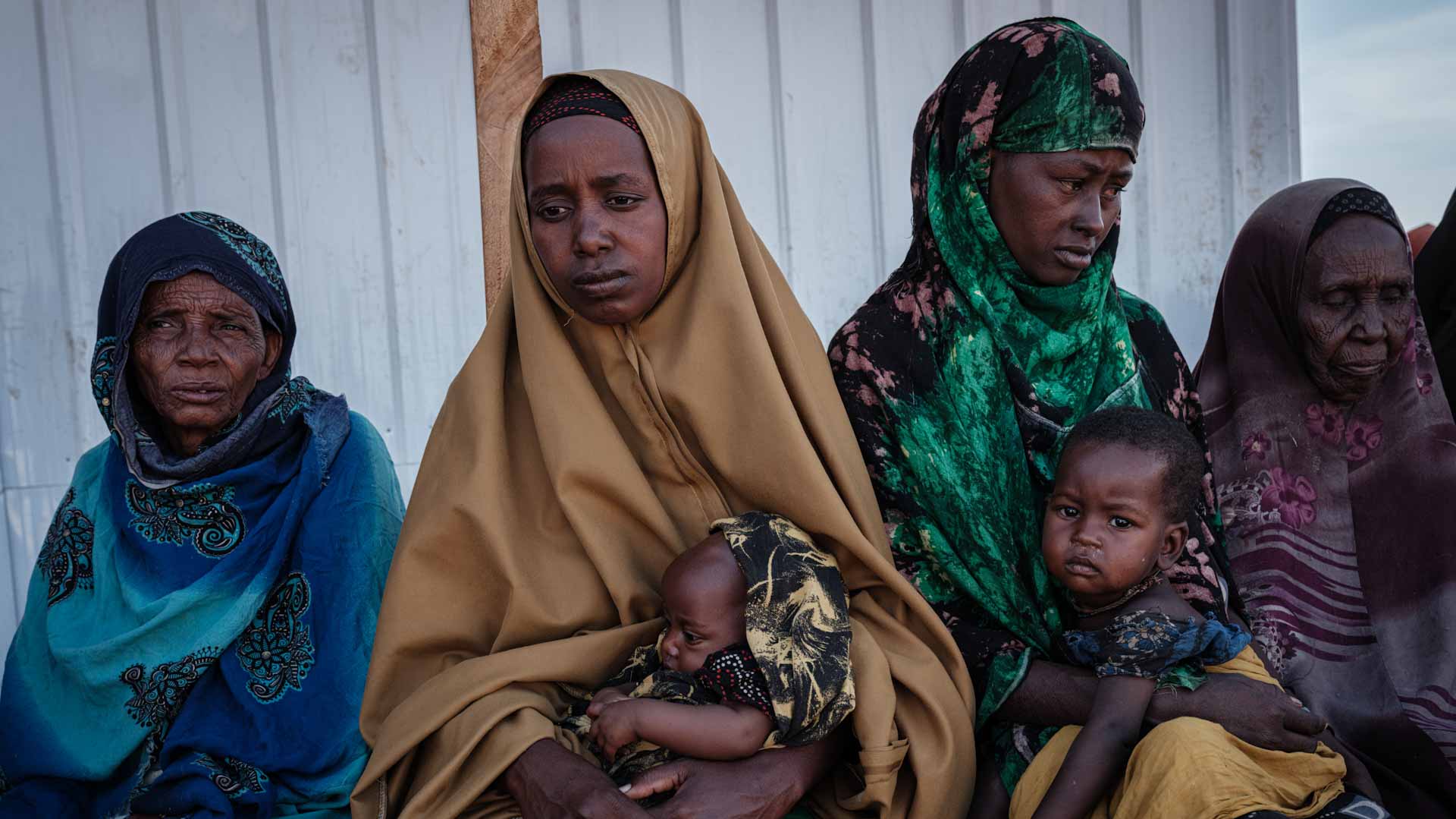 Image for the title: As hunger bites in Somalia, babies start to die 