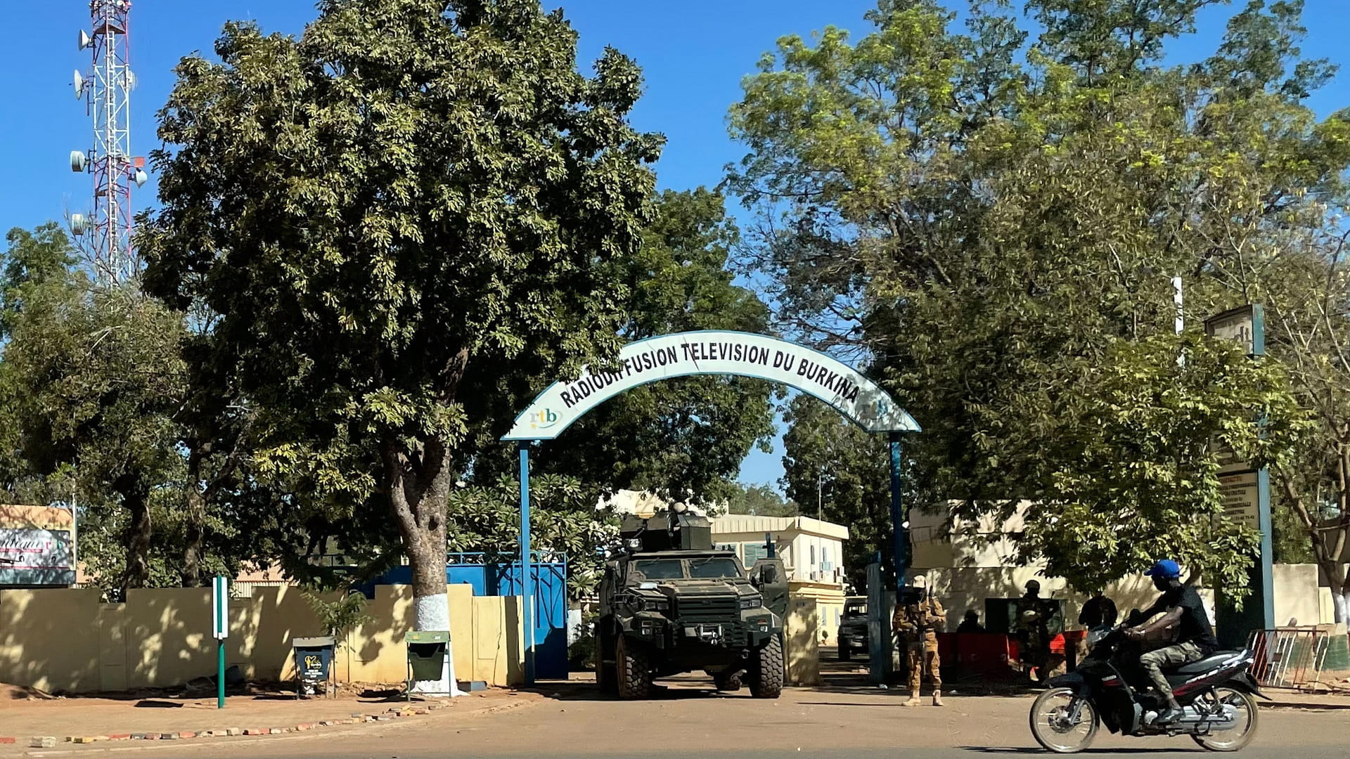 Image for the title: Armed assailants kill about 50 people in eastern Burkina Faso 