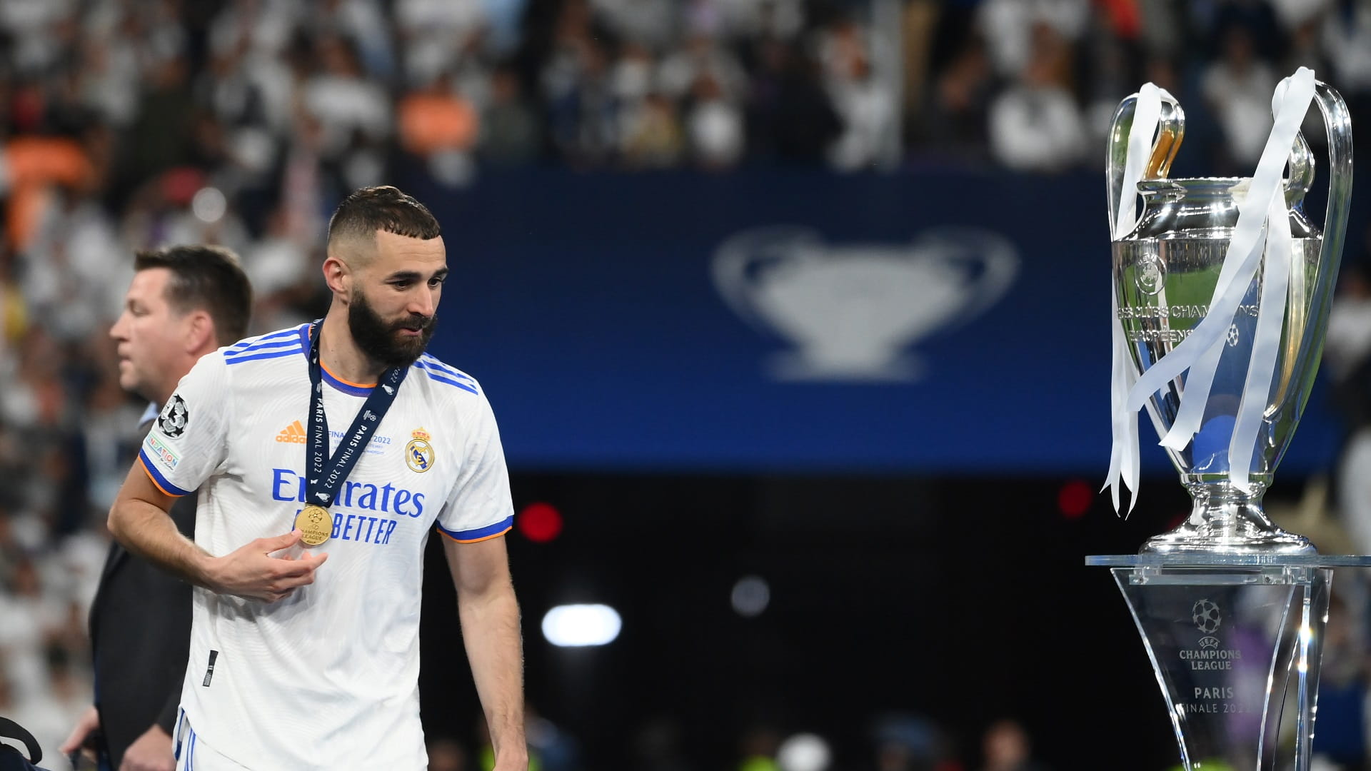 صورة بعنوان: كريم بنزيمة: فعلت كل شيء للفوز بالكرة الذهبية 