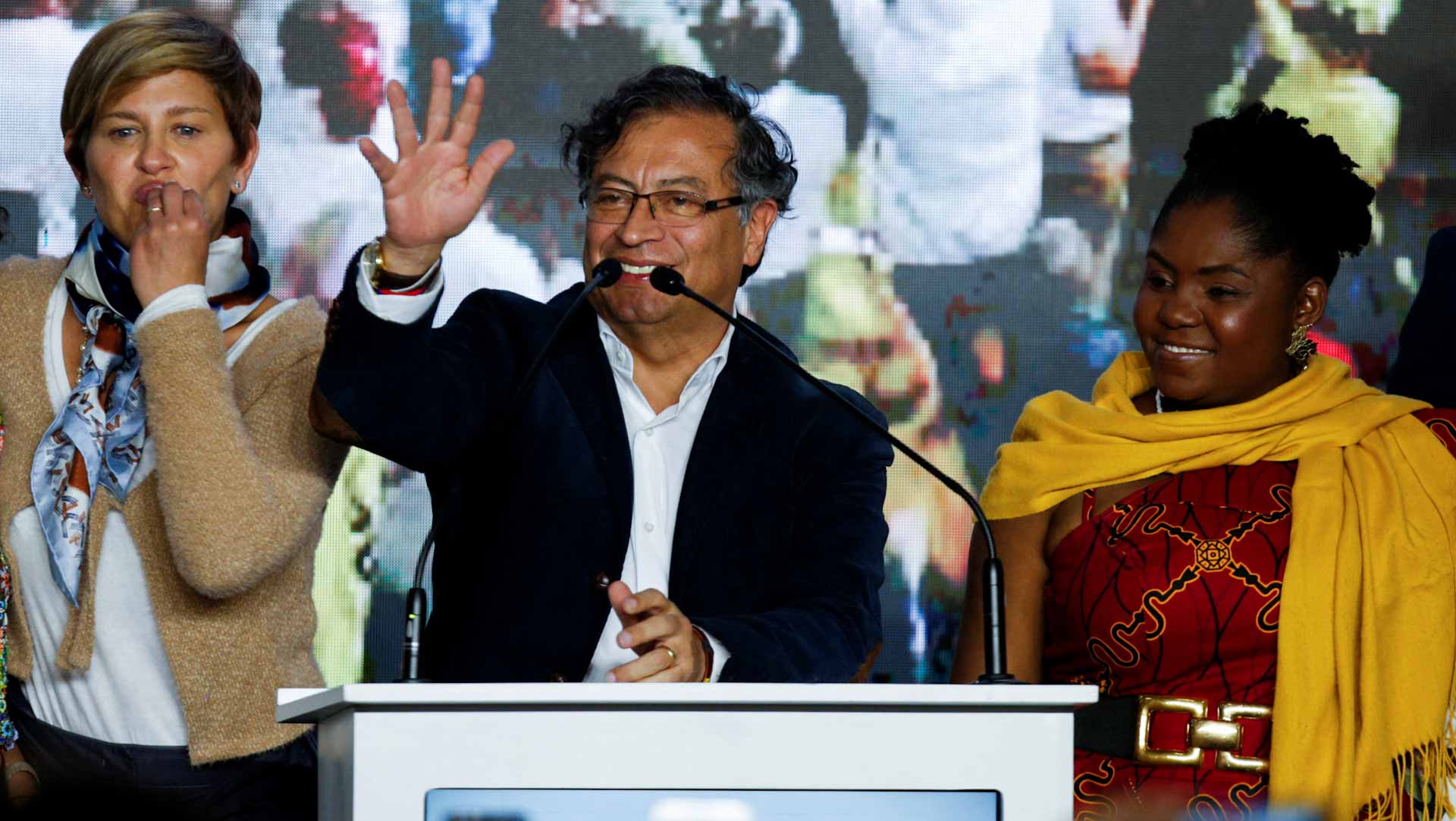 Image for the title: Colombia Petro goes to 2nd round with businessman Hernandez 